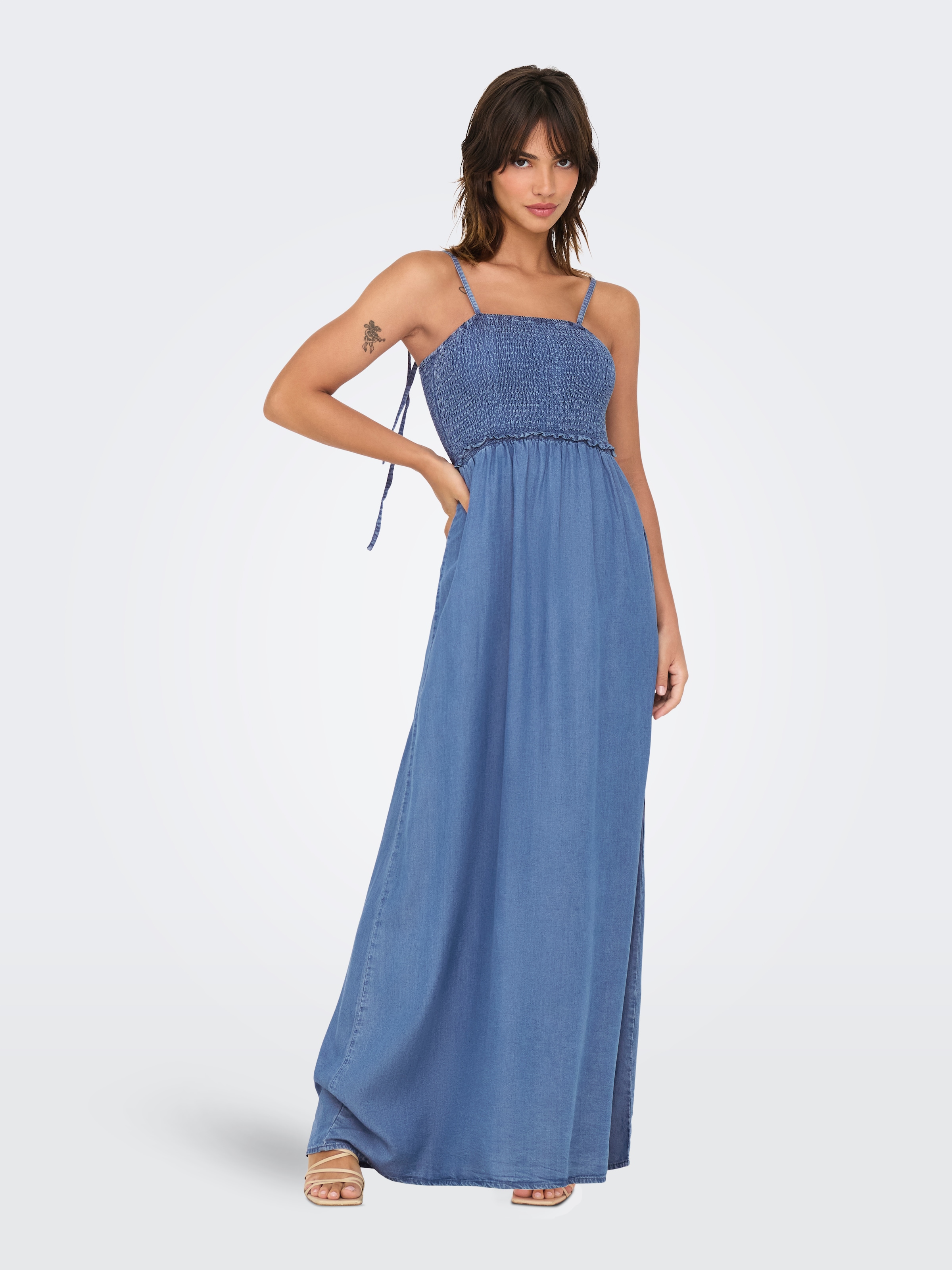 ONLY Maxikleid »ONLCHARIS LIFE SMOCK MAXI DRESS WVN«, Denim Look