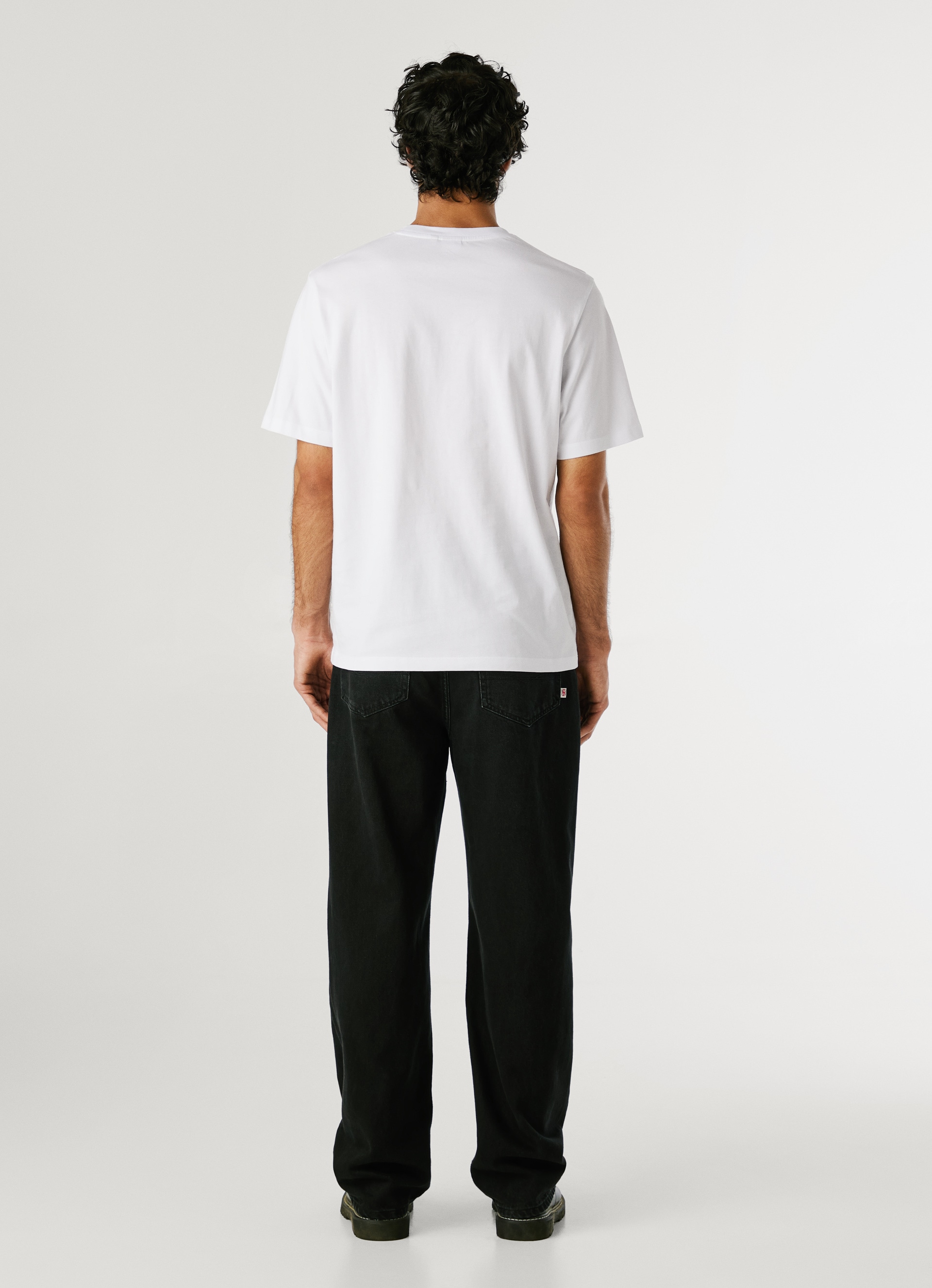 Pepe Jeans T-Shirt »CONTRAST CONNOR«, mit Rundhals und gesticktem Logo