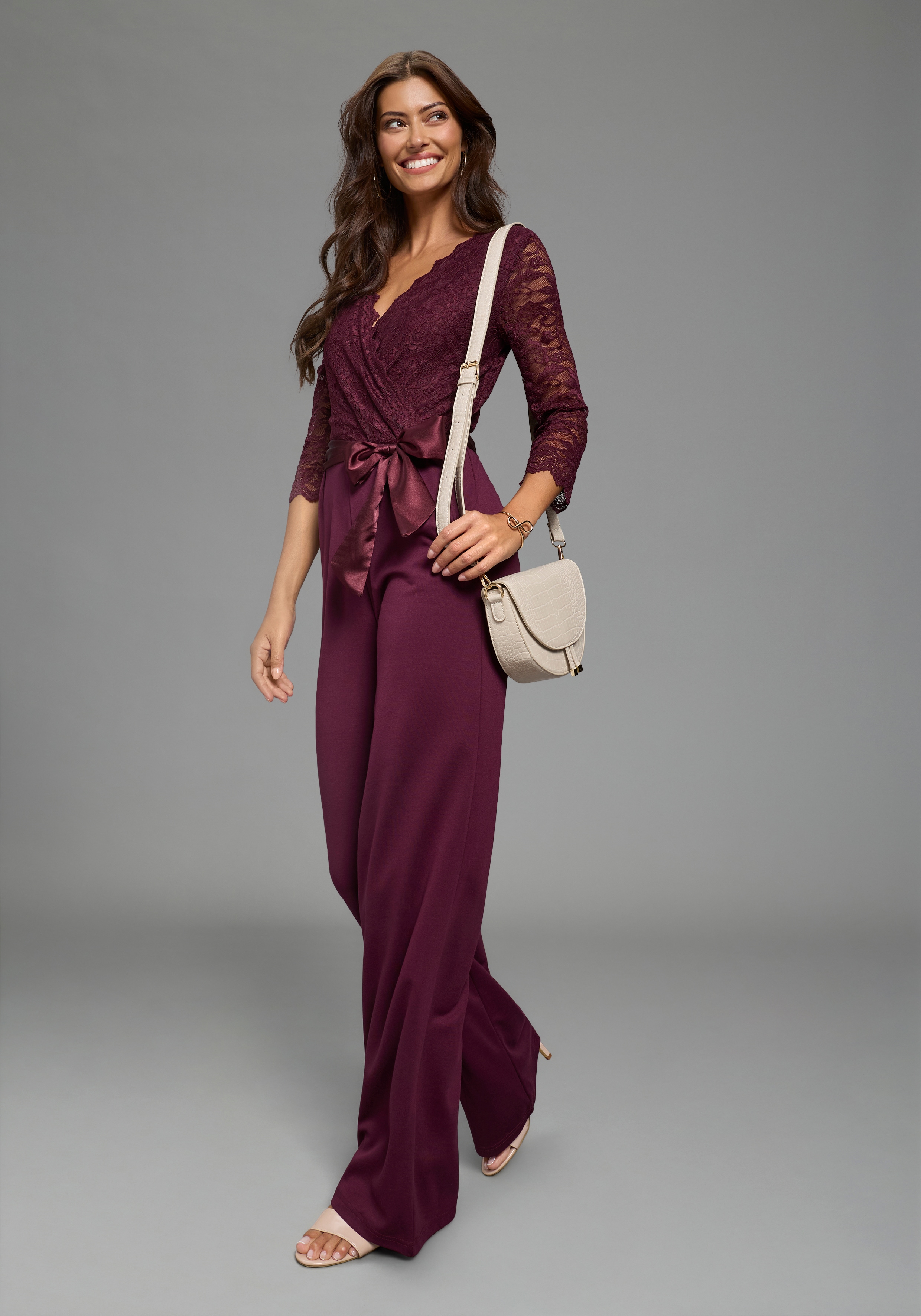 Laura Scott Jumpsuit mit Spitzenoberteil, elastischer Materialmix