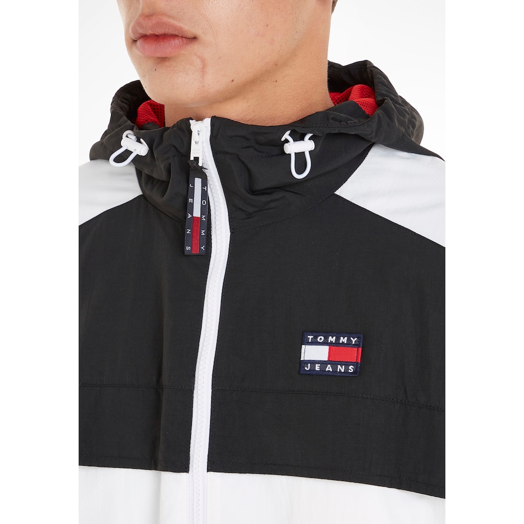 Tommy Jeans Windbreaker »TJM CLBK CHICAGO WINDBREAKER«, mit Kapuze