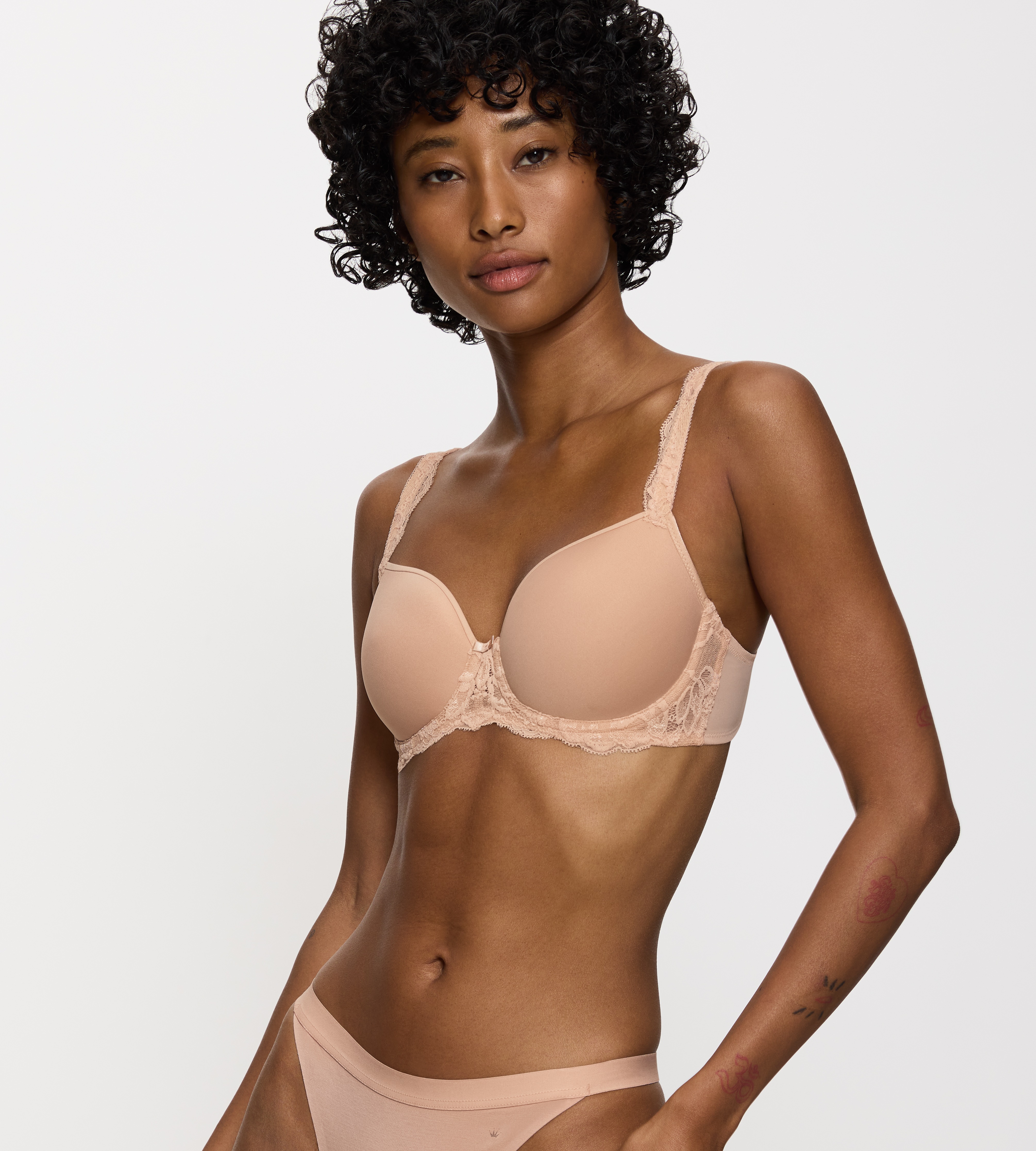 Triumph T-Shirt-BH "Amourette Charm" schöner Mix aus glattem Jersey und zarter Stretch-Spitze