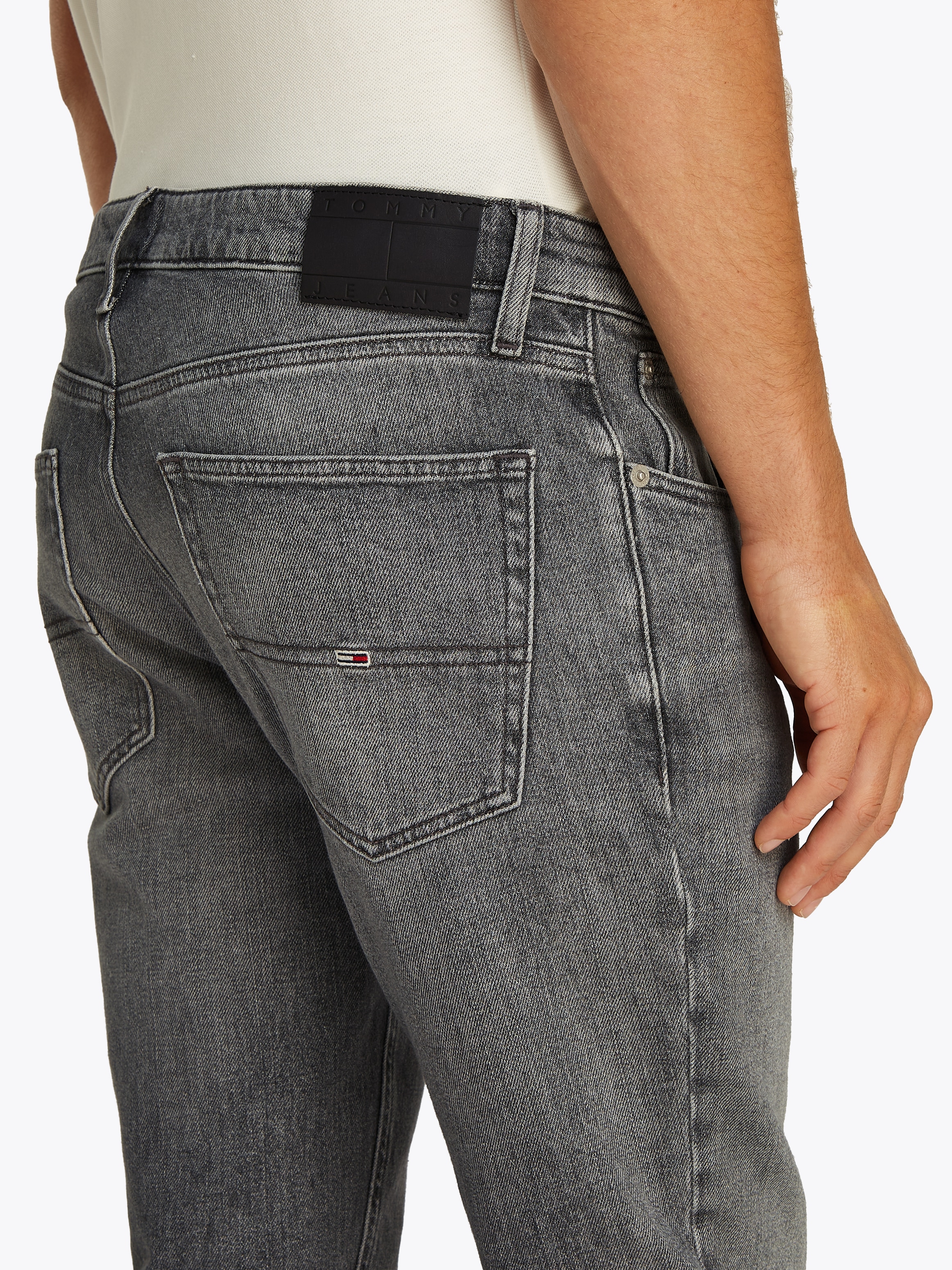 Tommy Jeans Regular-fit-Jeans »SCANTON SLIM BI0177«, Mit Gürtelschlaufen