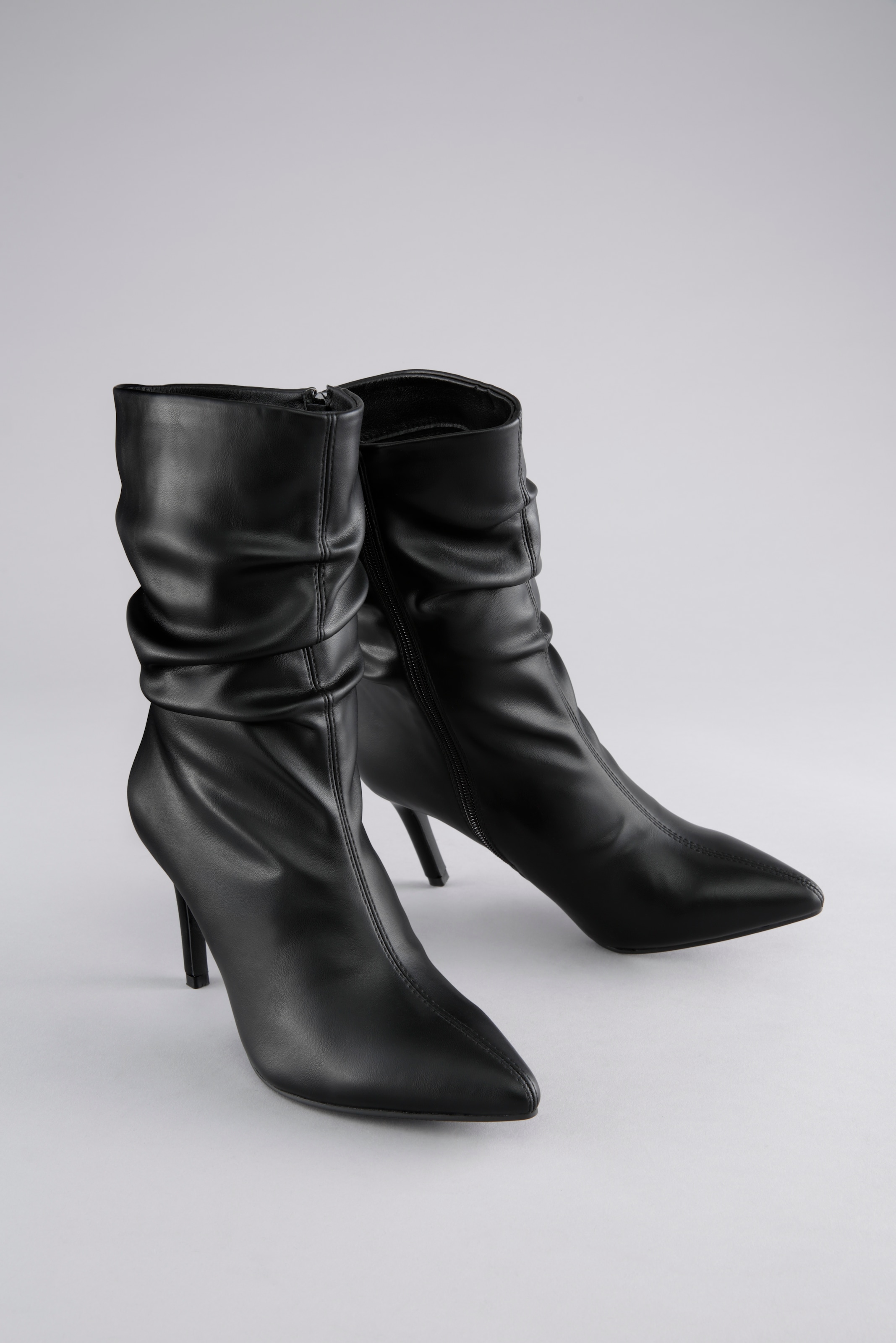 Aniston SHOES Stiefelette, mit Raffungen am slouchy Schaft - NEUE KOLLEKTION