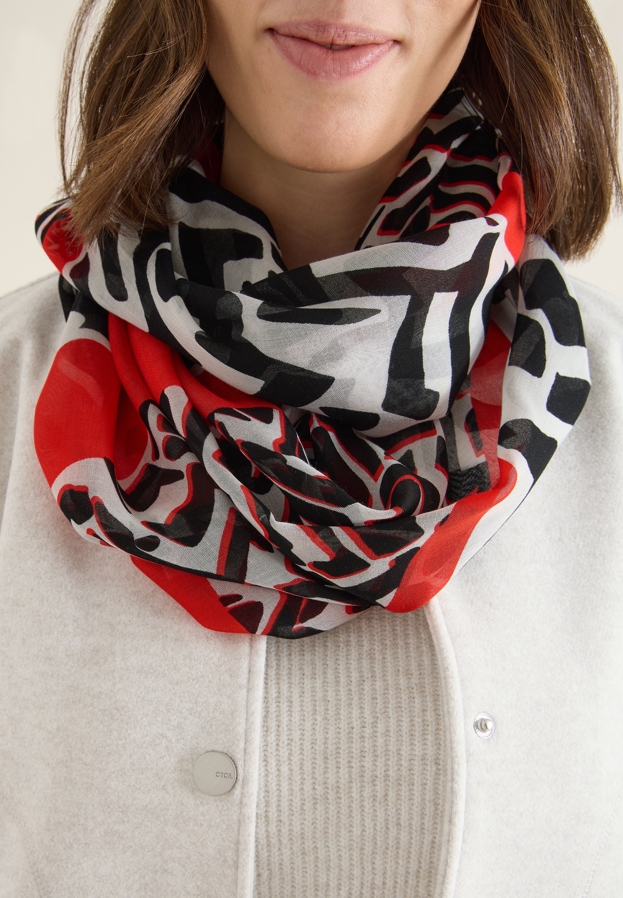 Cecil Loop mit grafischem Muster