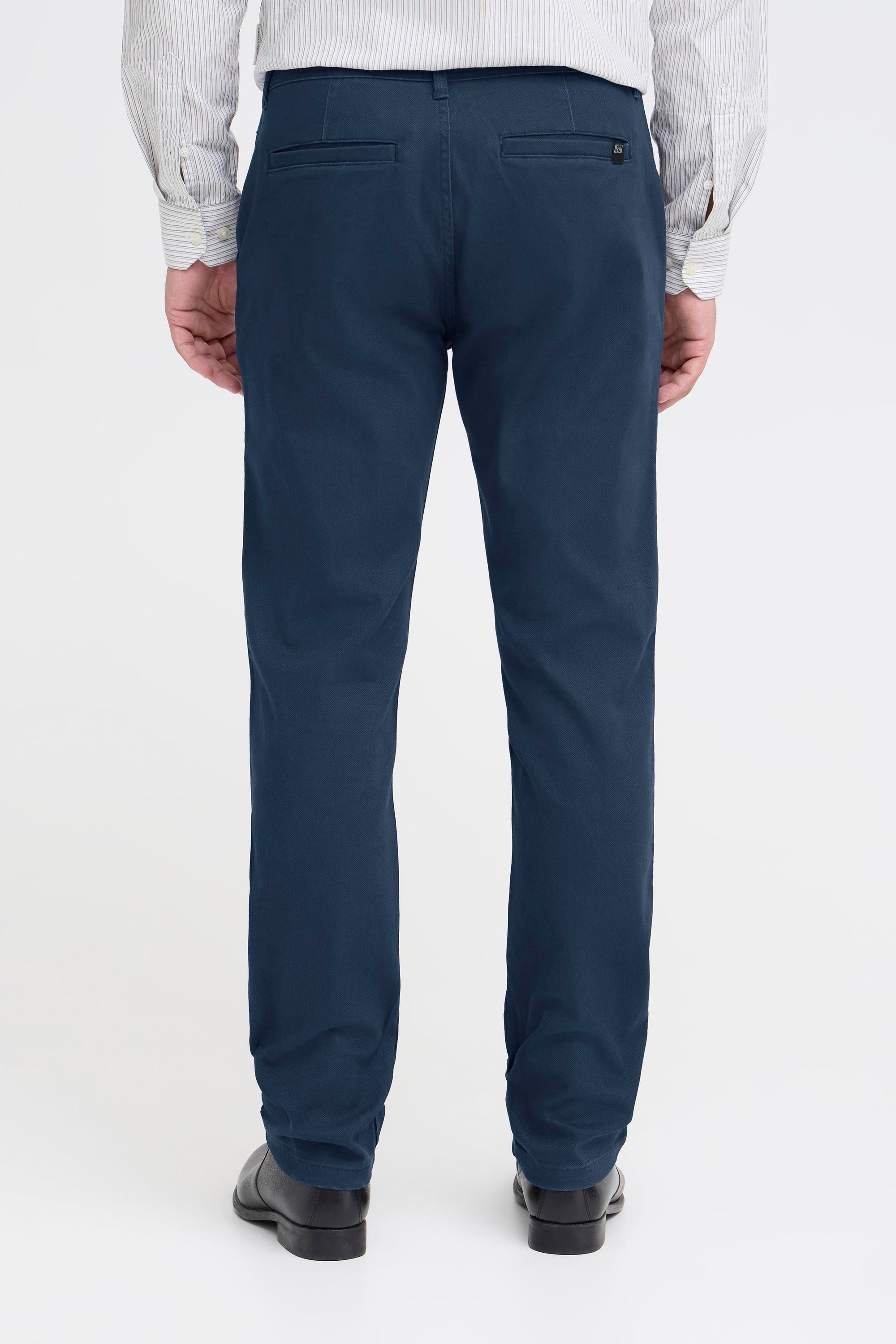 Chinohose BLEND "Chinohose BHMStino", Herren, Gr. 30, Länge 32, blau (marineblaus), Obermaterial: 98% Baumwolle CO. 2% Elasthan EL., Hosen Chinohose 6