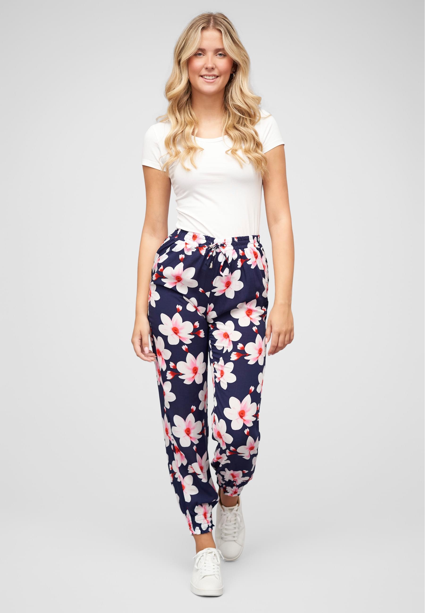 CLOUD 5IVE Stoffhose »CLOUD 5IVE Viskose Hose mit Bündchen 2-Pockets & Big Flowers«