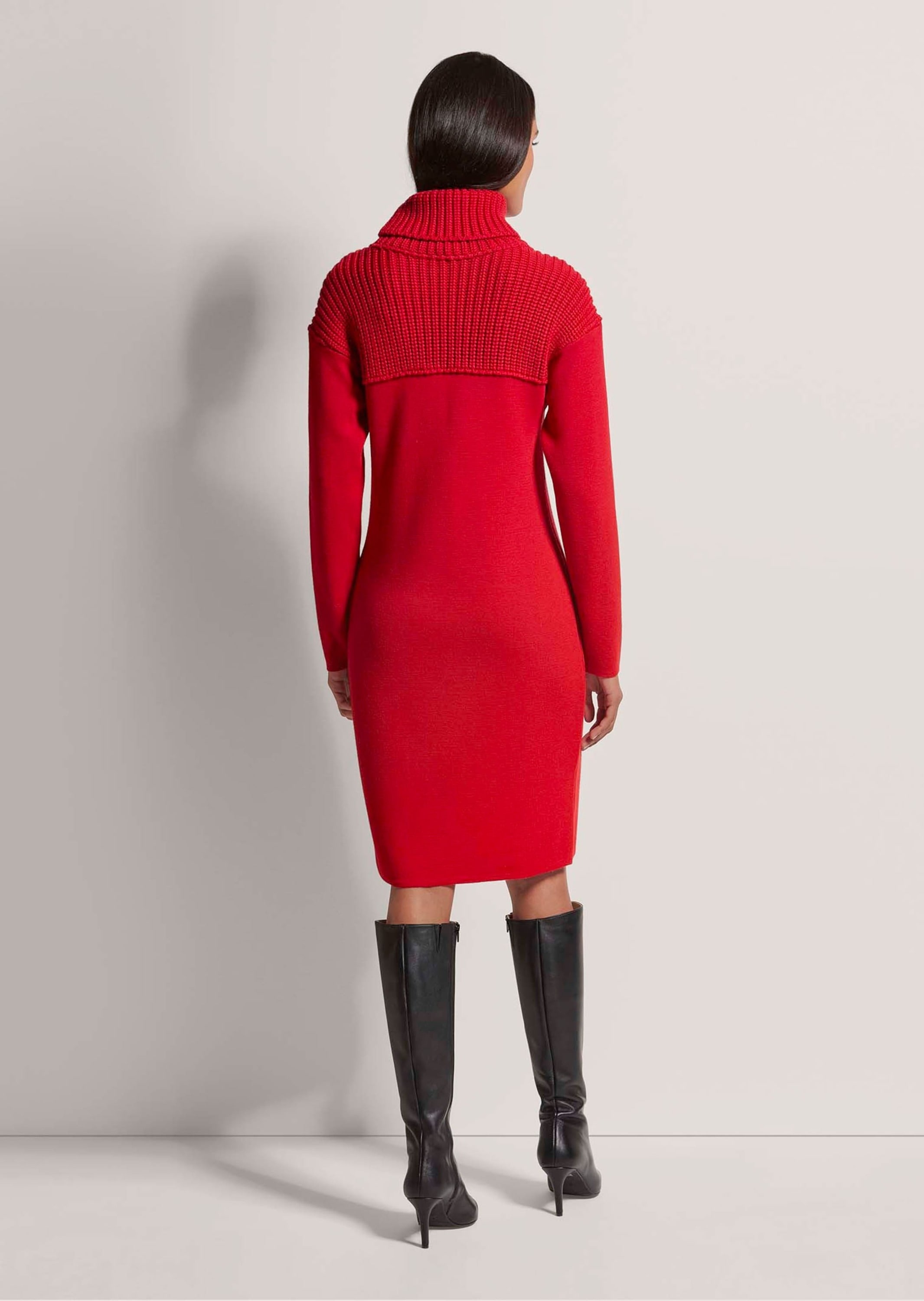 MADELEINE Strickkleid »Strickkleid Legeres Strickkleid mit weitem Rollkragen«