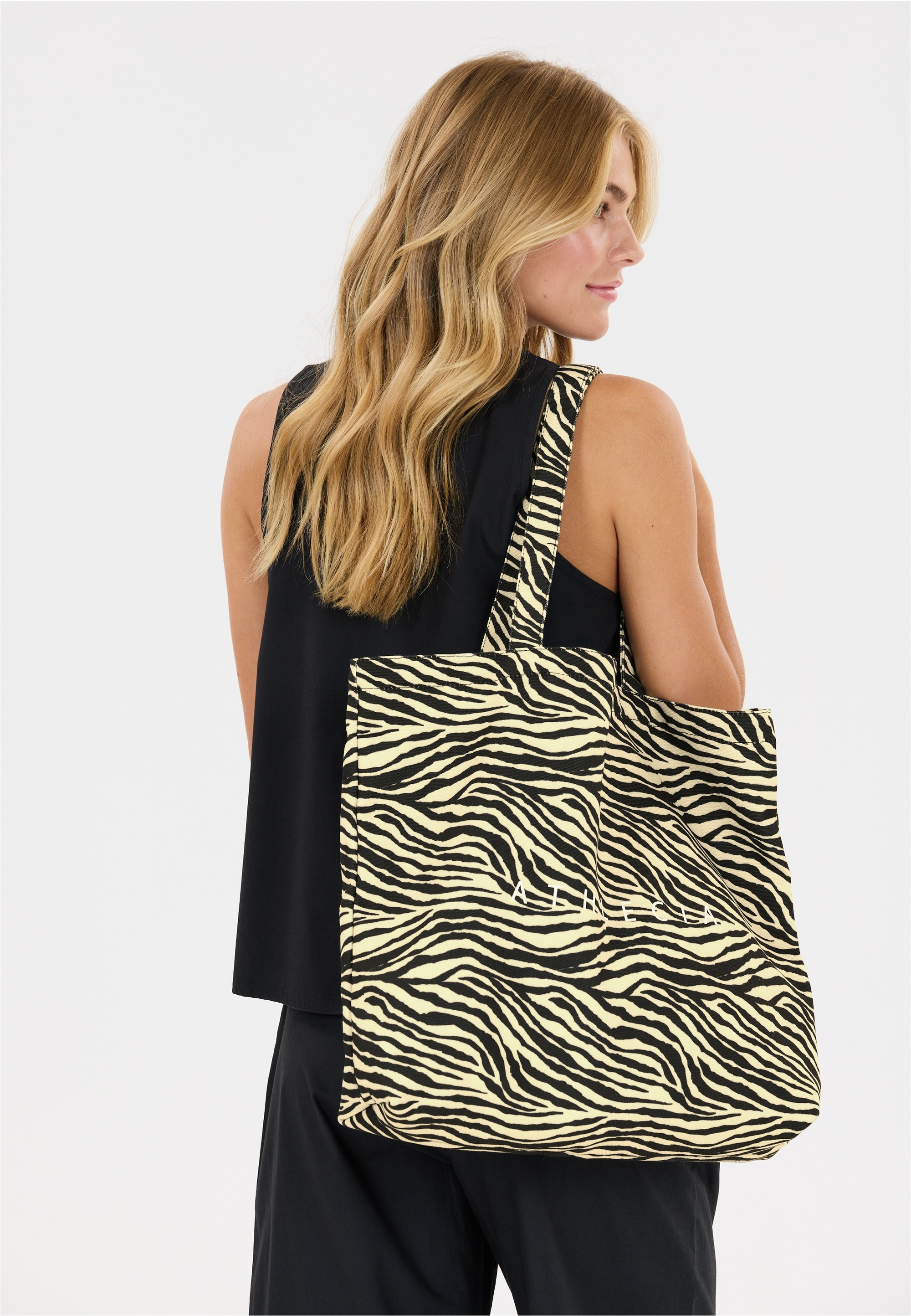 ATHLECIA Sporttasche »Larissa« mit tollem Animal-Print