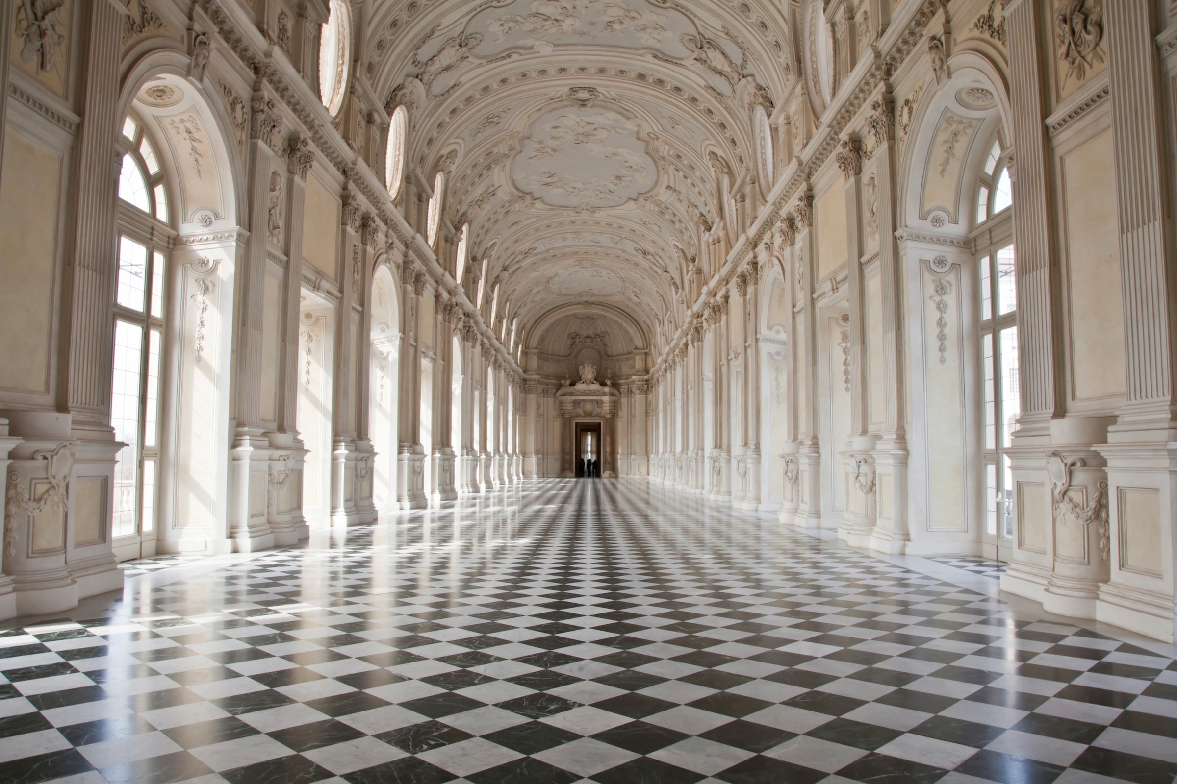 Papermoon Fototapete "ARCHITEKTUR-VENARIA ROYAL PALACE BAROCK BOGEN SÄULEN" Image
