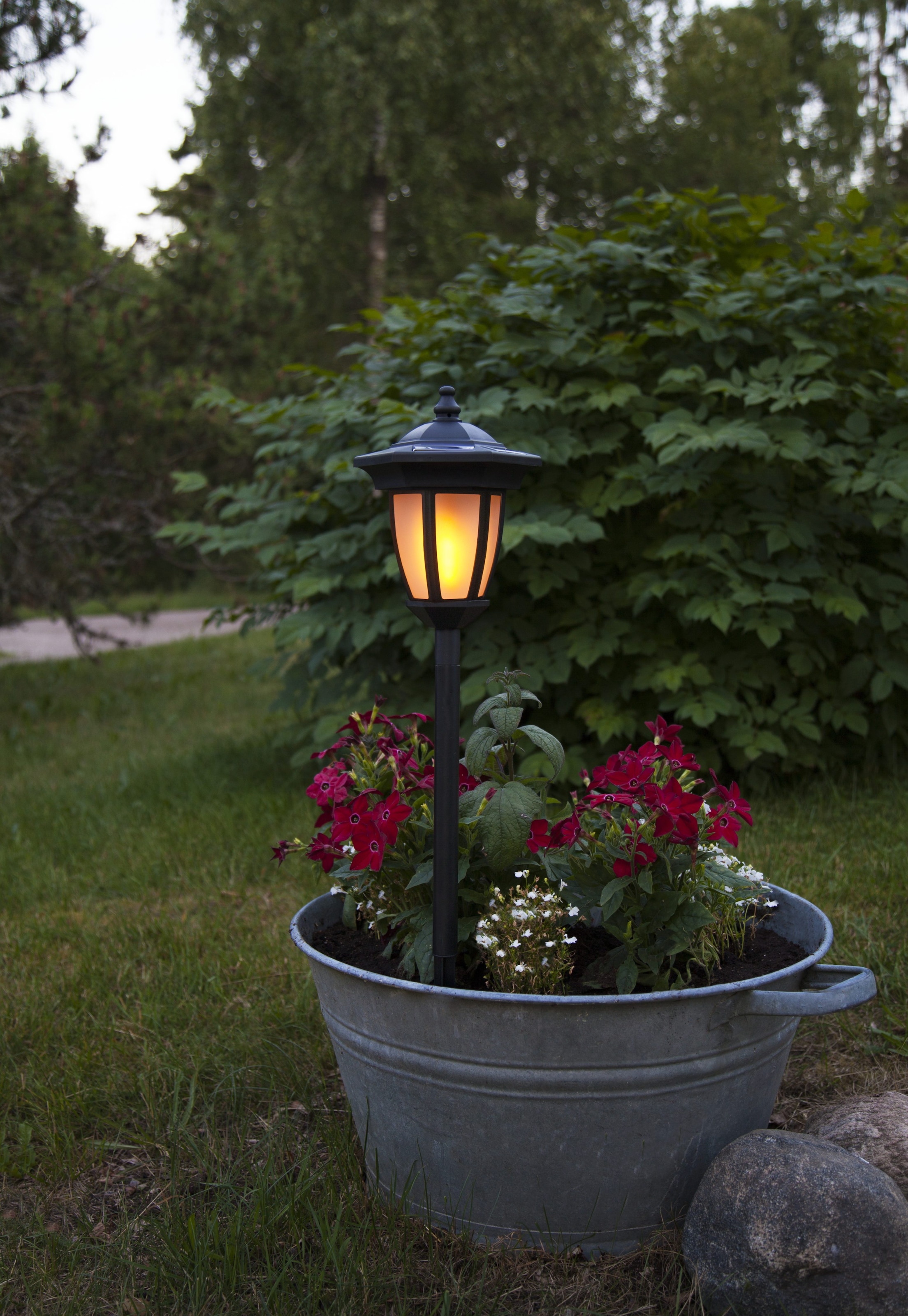Parforce Traditional Hunting LED Solarleuchte »Solarlampe Flame« LED-Board 1 Stk. Extra-Warmweiß mit Flammen-Effekt als Hänge-, Tisch-, Boden- oder Wegleuchte