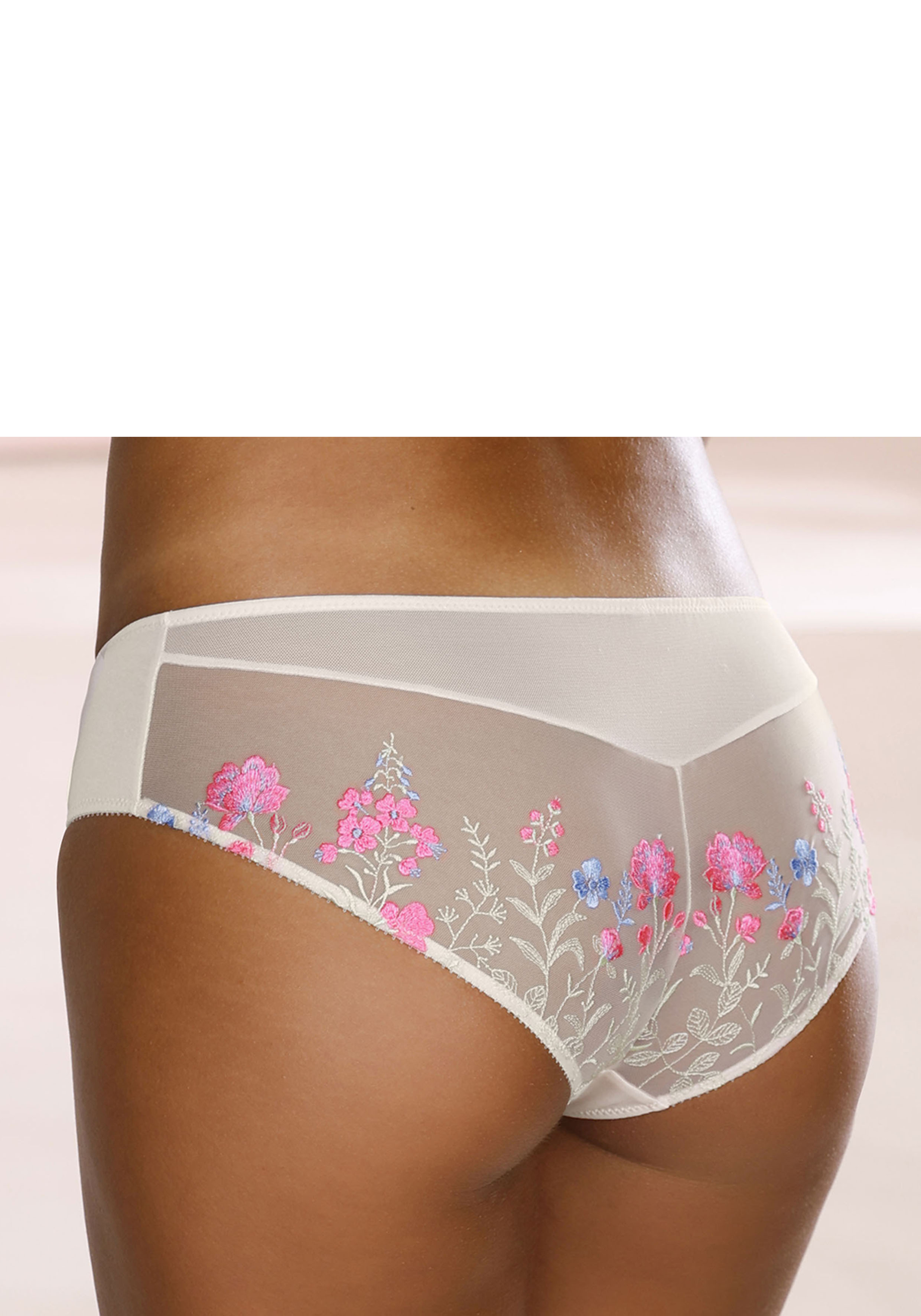 LASCANA Tanga "Maria" Edle Stickerei-Spitze hinten, als Dessous-Set kombinierbar