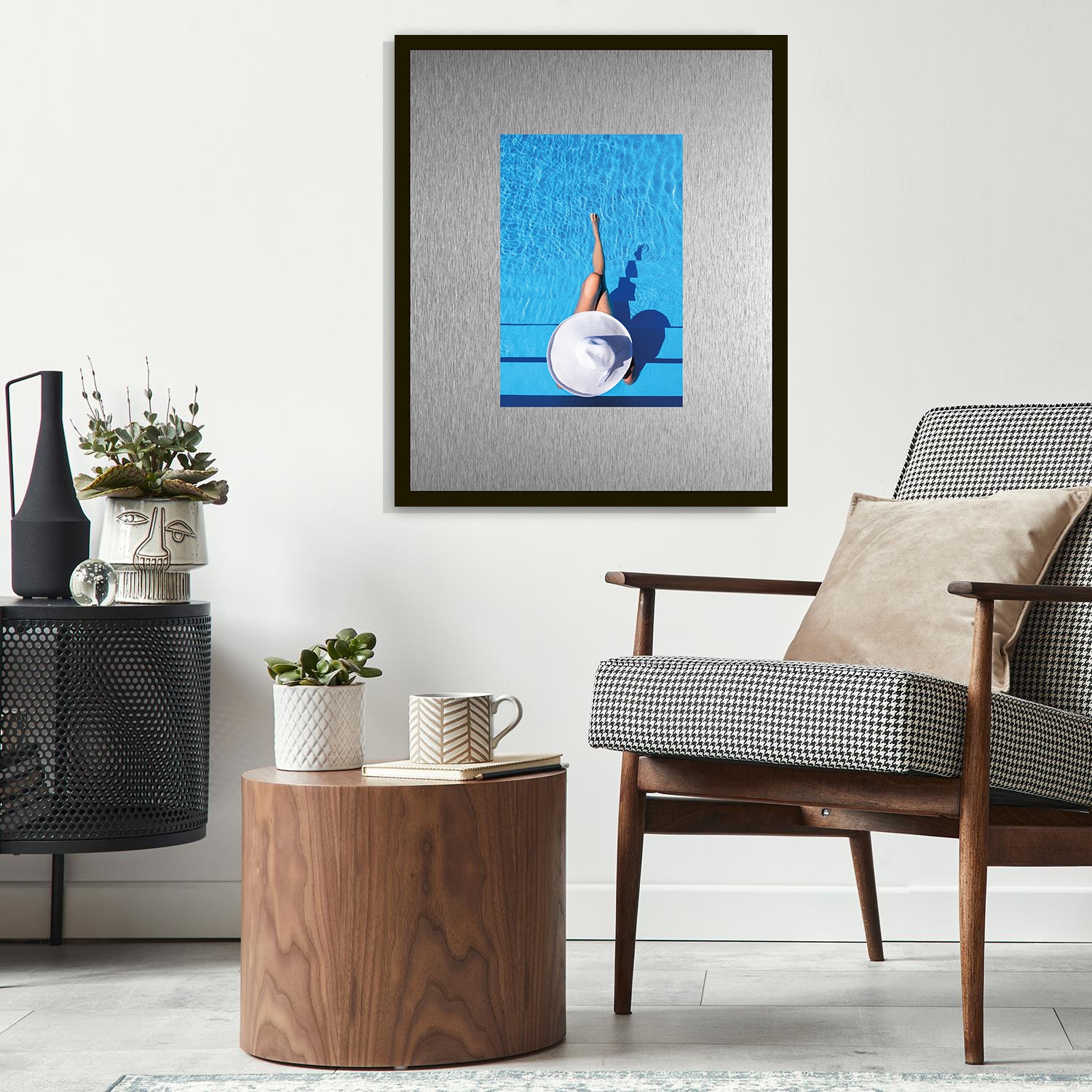 queence Bild »Trend Wandbild, Wandkunst, Kunstdruck "Pool"« Fashion | Frau | Wasser 1 Stk. tlg. inkl. Passepartout aus hochwertigem Aluminium und schwarzem Rahmen