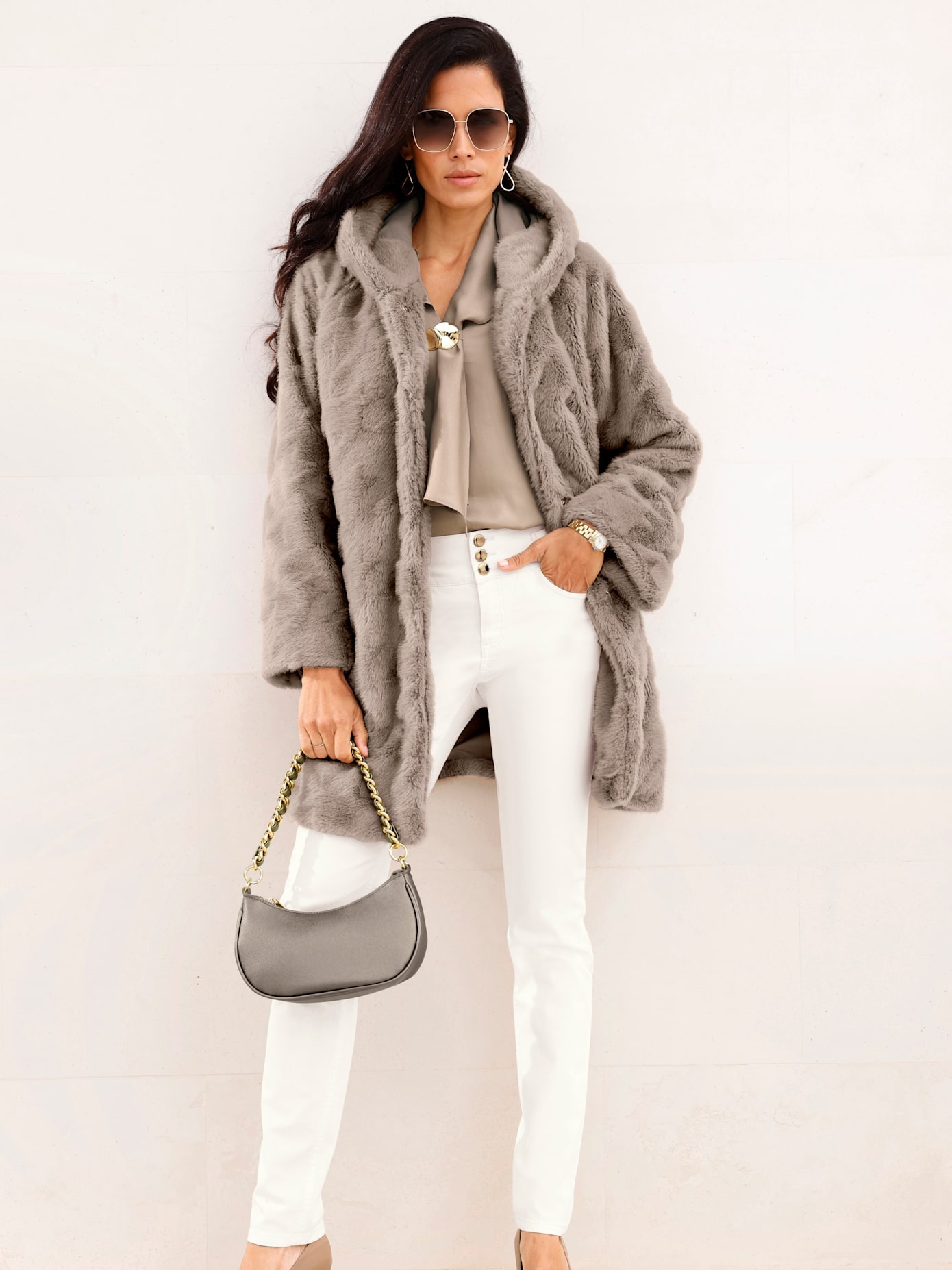 heine Fellimitatjacke mit Kapuze