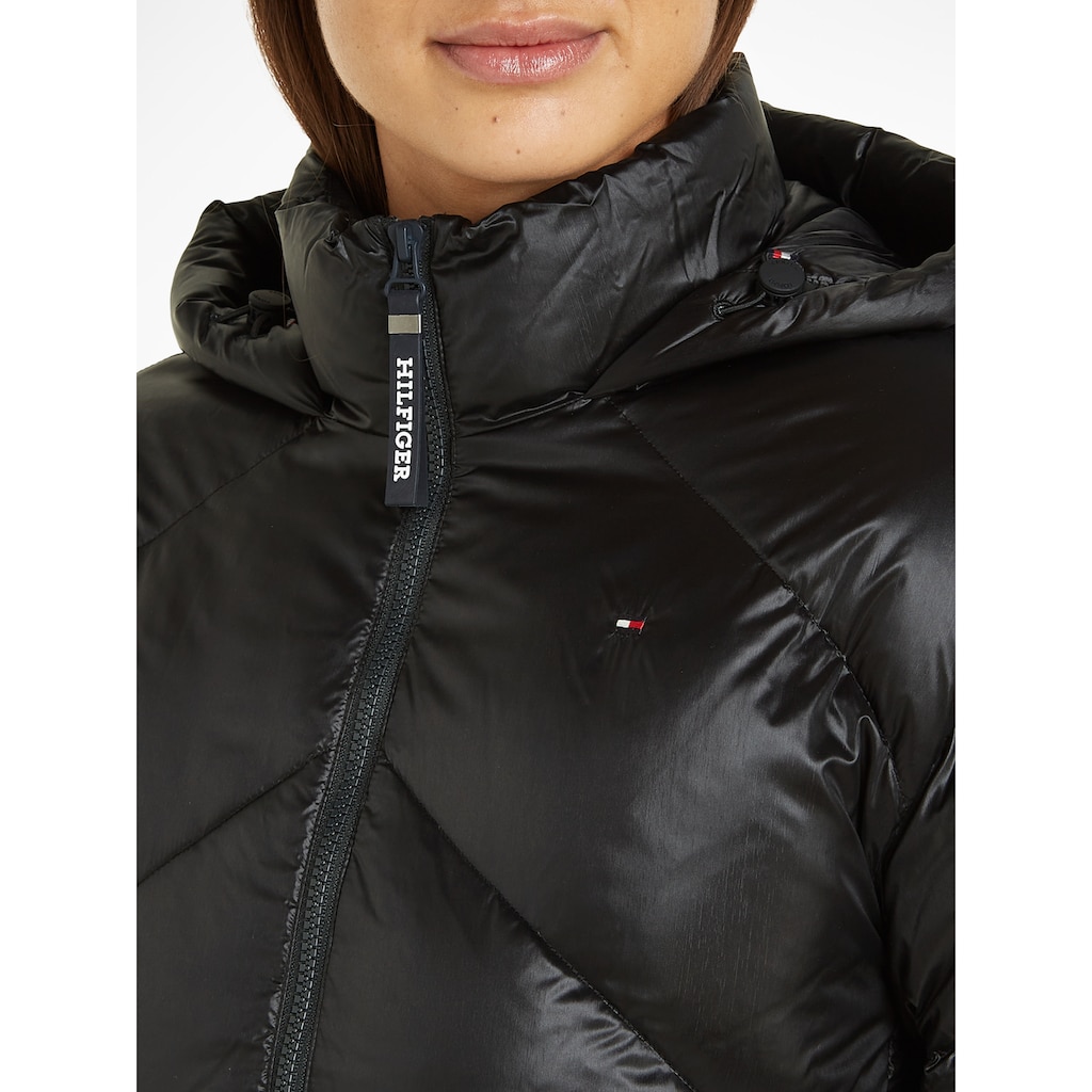 Tommy Hilfiger Daunenjacke »CHEVRON LW DOWN JACKET«, mit Kapuze, mit Logostickerei