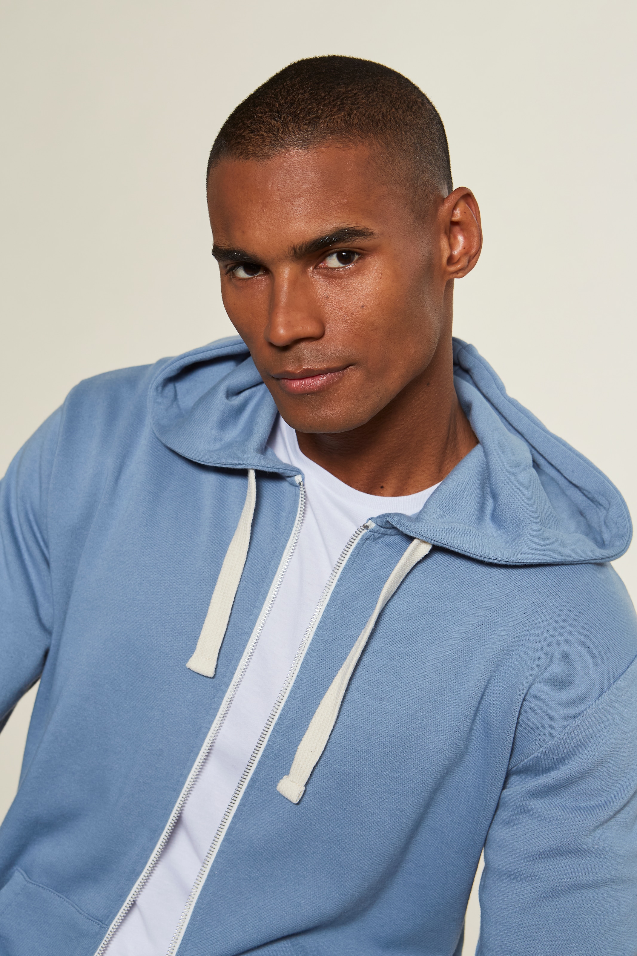 KangaROOS Kapuzensweatjacke, mit Kapuze, kontrast Zipper und kontrast Bänder