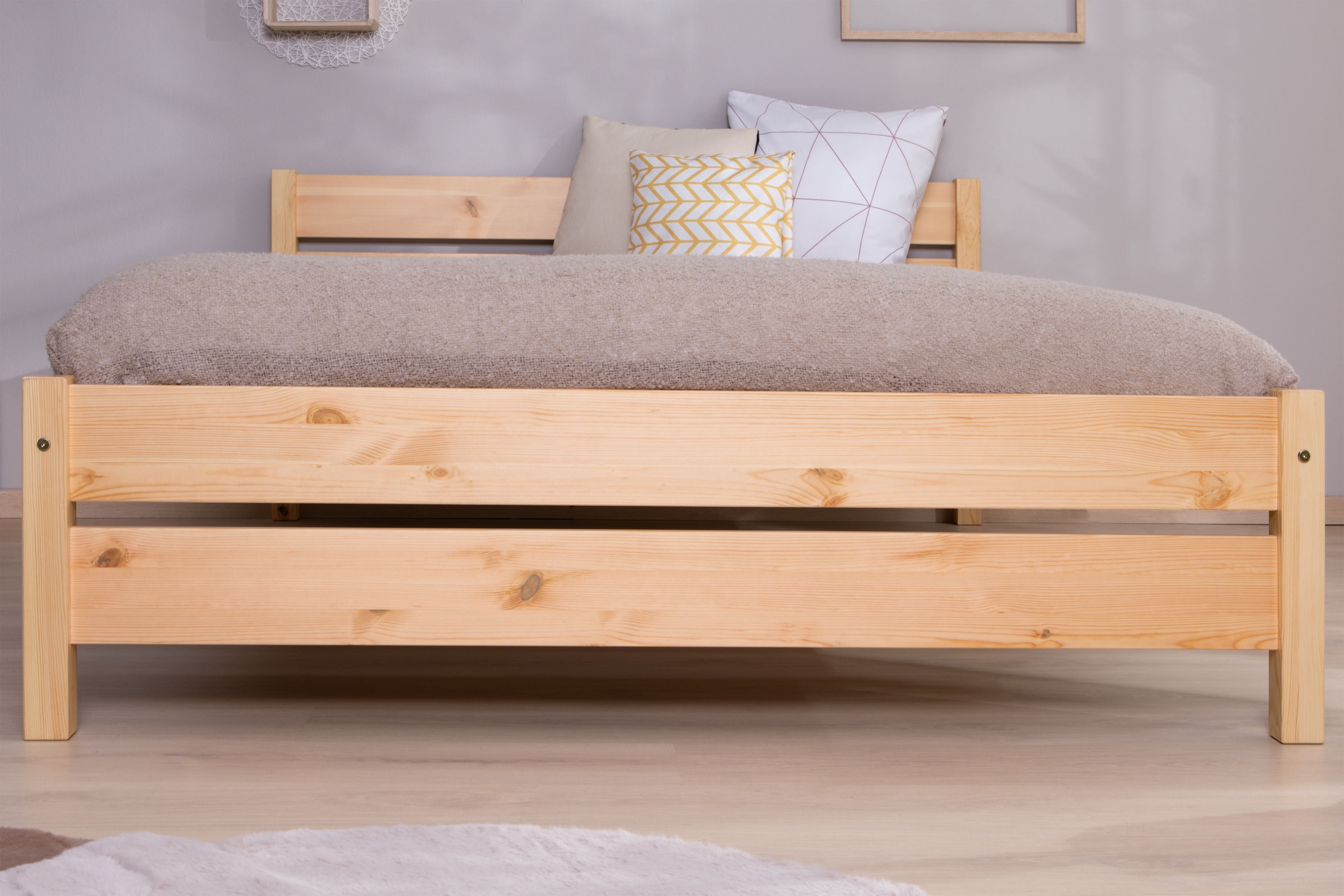 Ticaa Massivholzbett »Bora«, ideal fürs Kinder- und Jugendzimmer, inklusive Rollrost