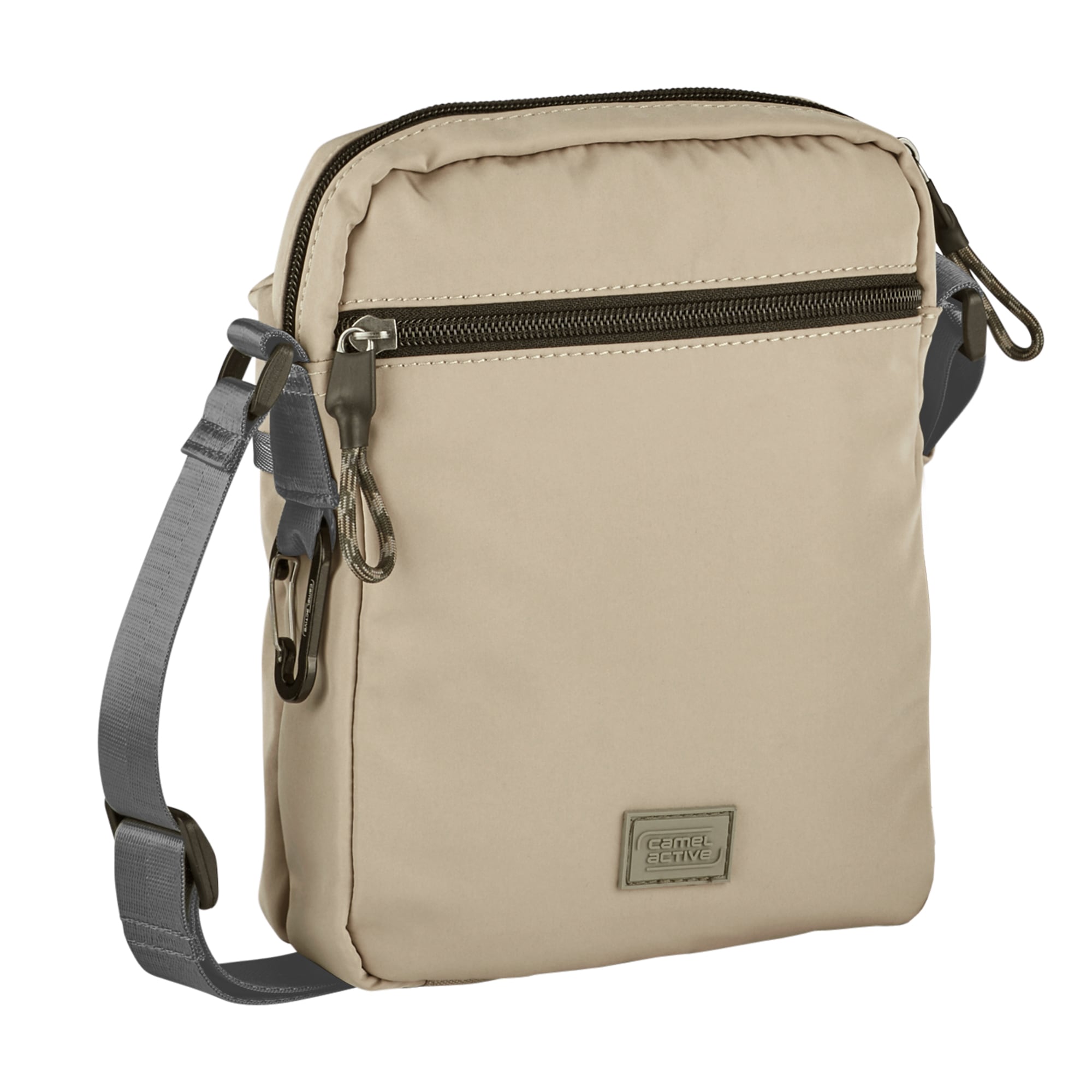 camel active Umhängetasche "Terra", aus recyceltem Nylon und voluminös aufgesetzten Taschen