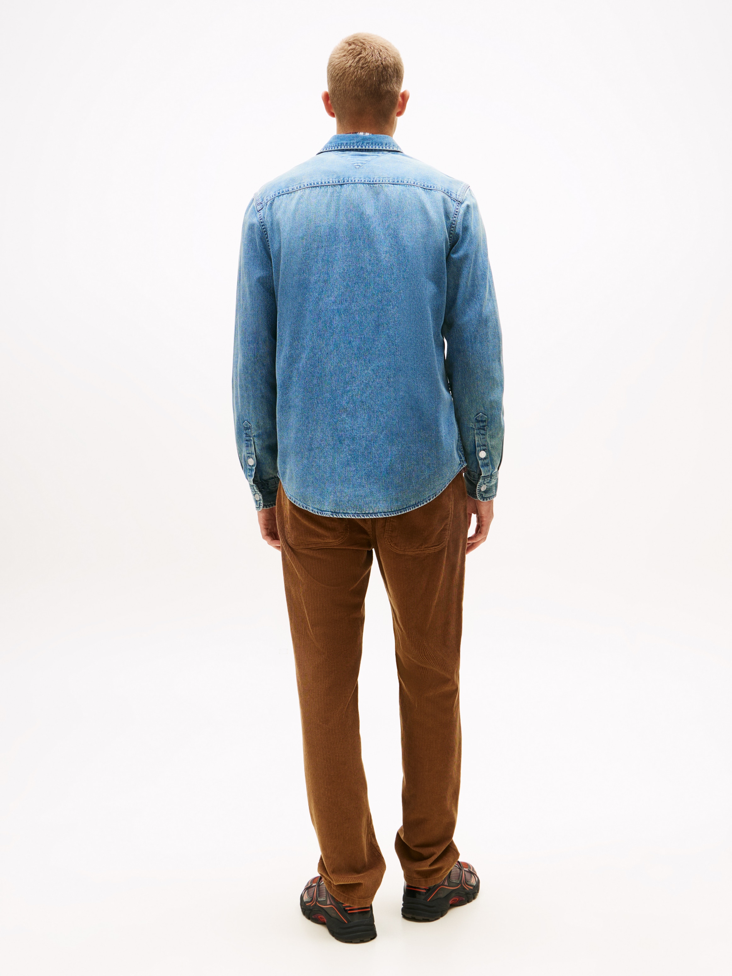 Tommy Jeans Jeanshemd »REGULAR DENIM SHIRT«, Regular fit mit Rundhalsausschnitt