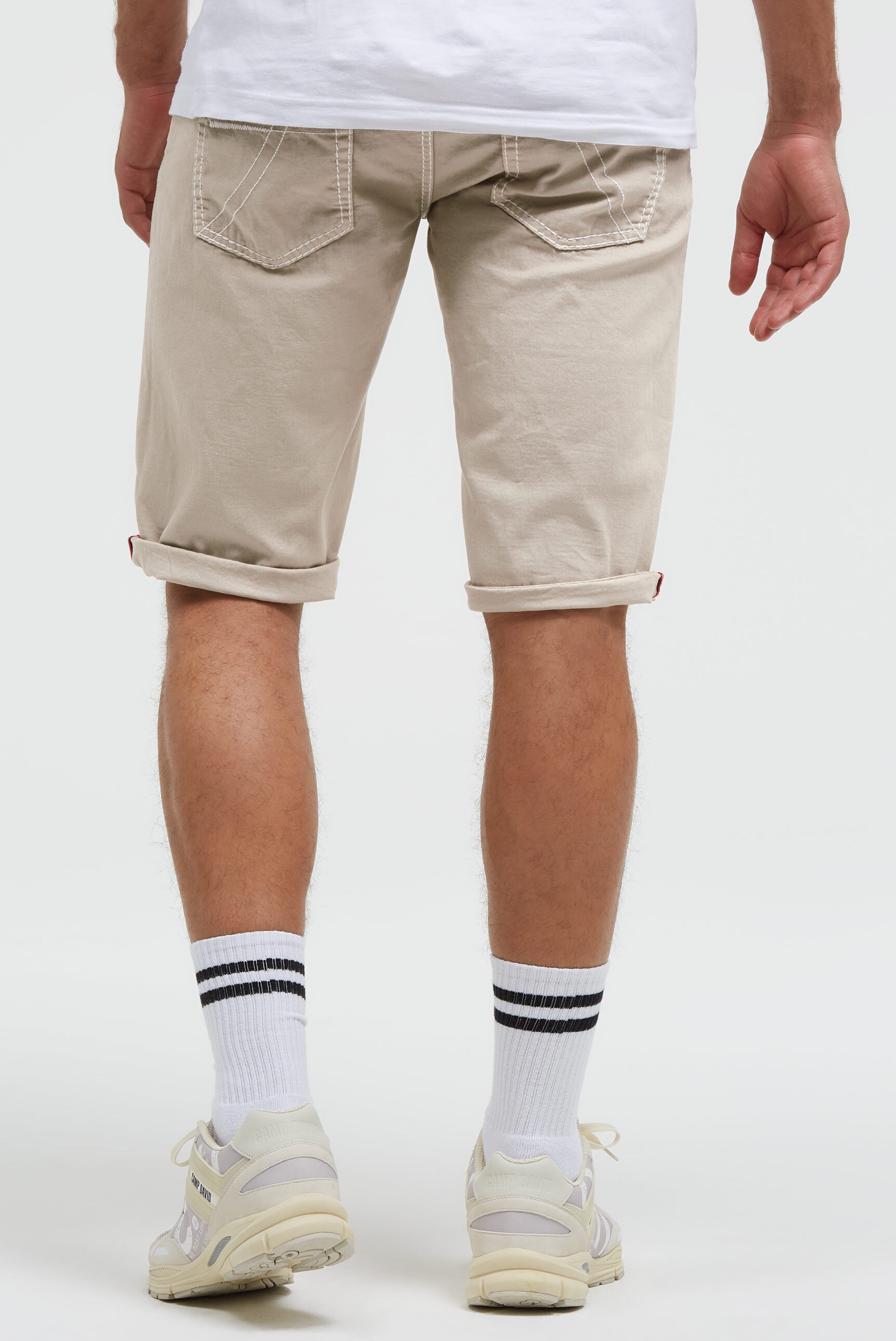 CAMP DAVID Jeansshorts mit geknöpften Klappentaschen am Gesäß