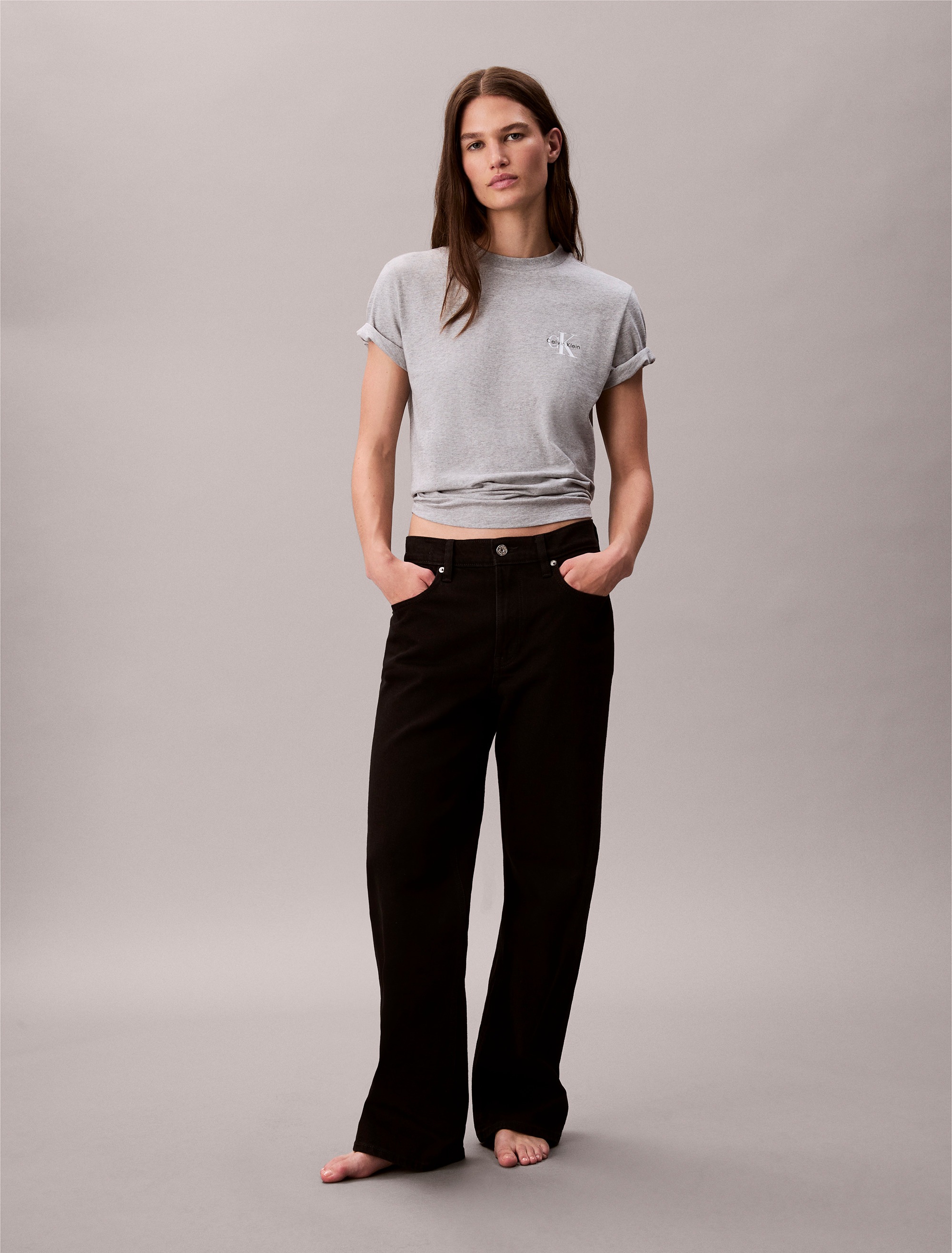Calvin Klein Jeans Kurzarmshirt »A- Logo VN 2 pack Tee«, (Packung, 2er-Pack), Mit V-Ausschnitt