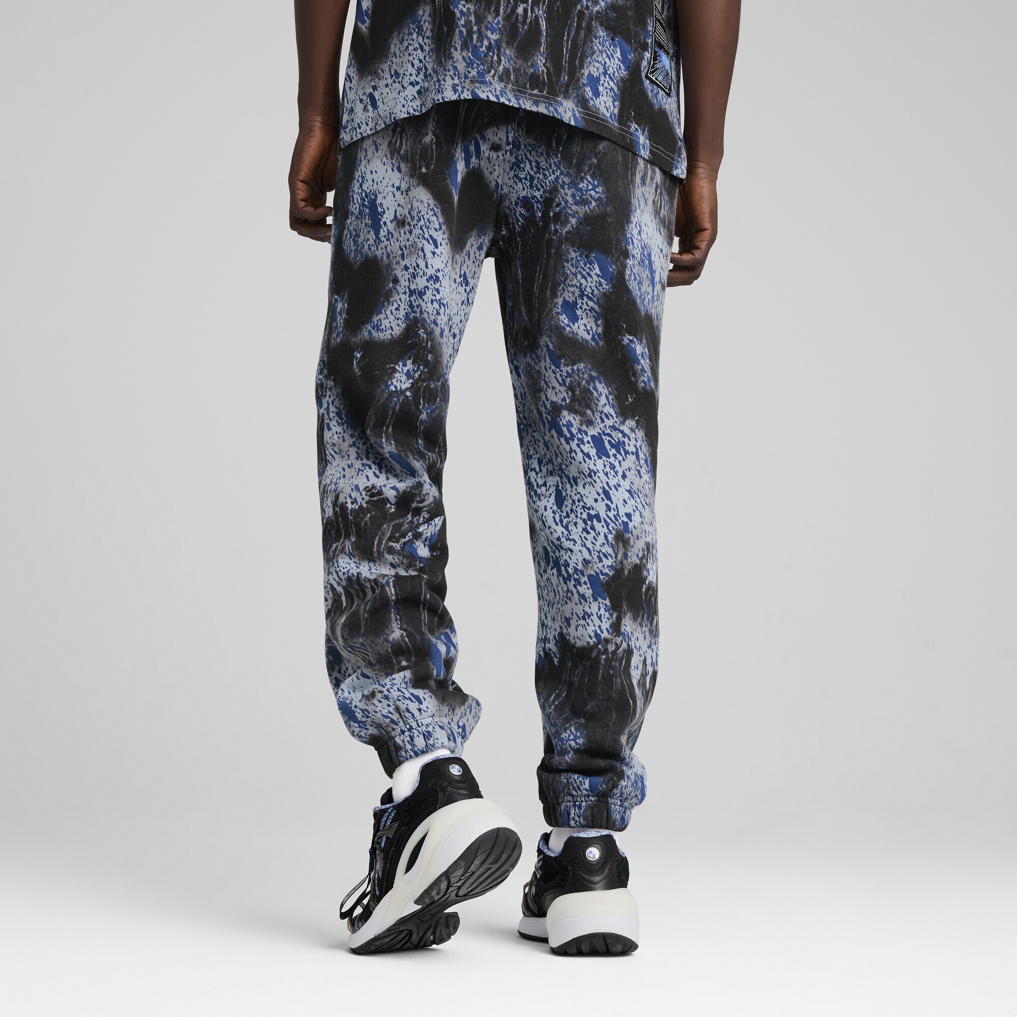 PUMA Sporthose »BMW M Motorsport Colour Splash Jogginghose mit Allover-Print«
