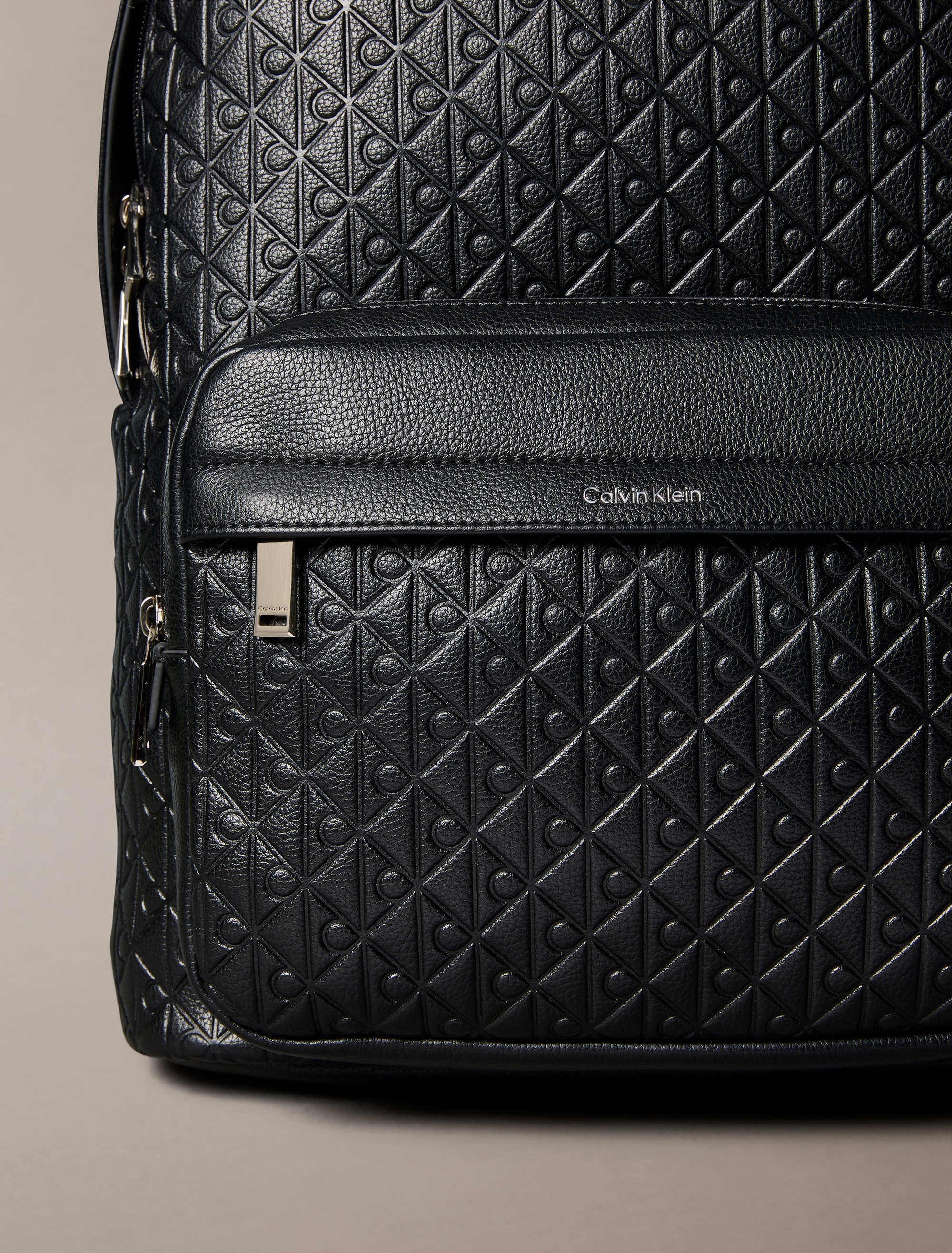 Calvin Klein Rucksack »EMBLEM EMBOSS ROUND BACKPACK«, Cityrucksack, Freizeitrucksack