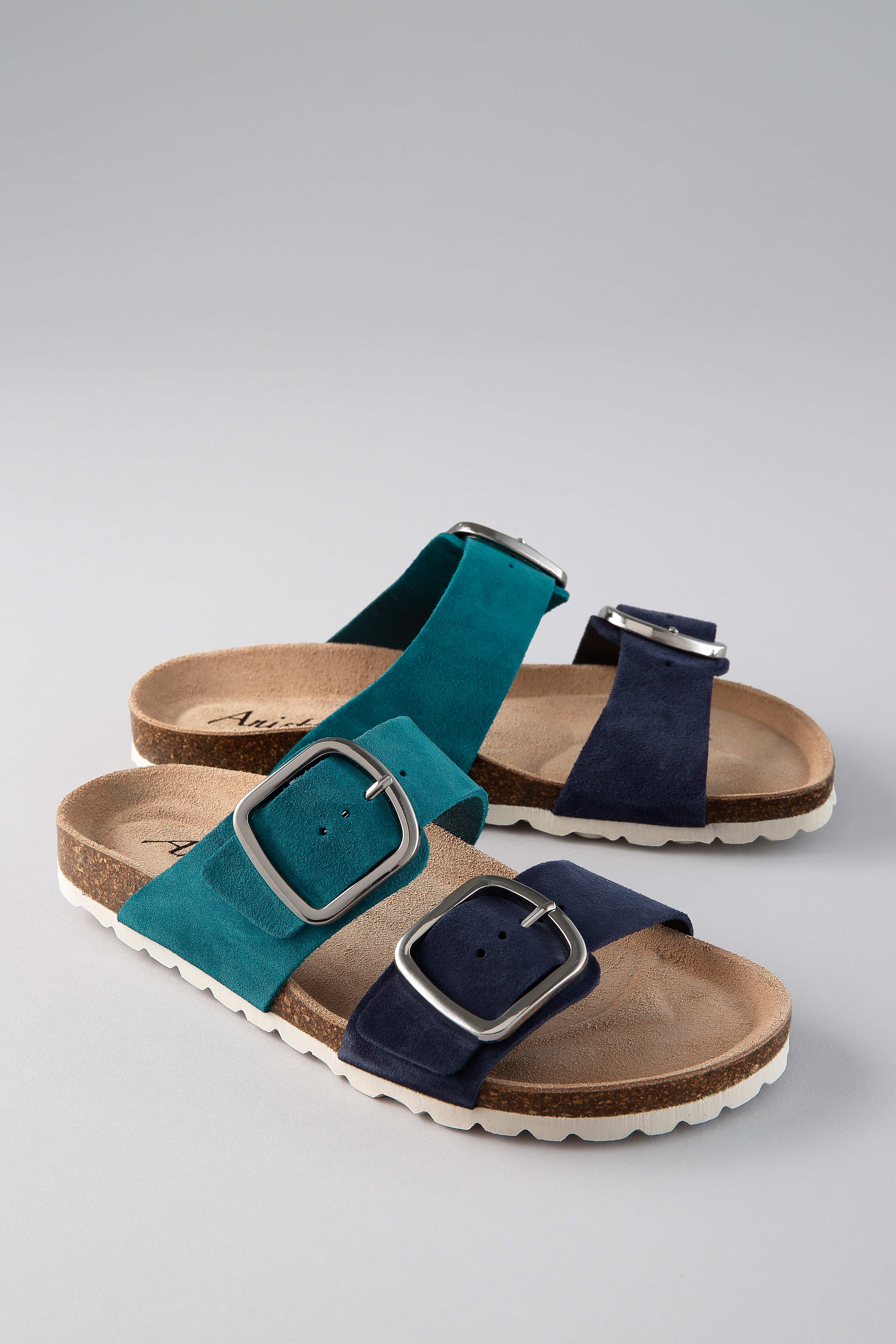 Aniston SHOES Pantolette Sommerschuh, Hausschuh mit Eye-Catching Farben