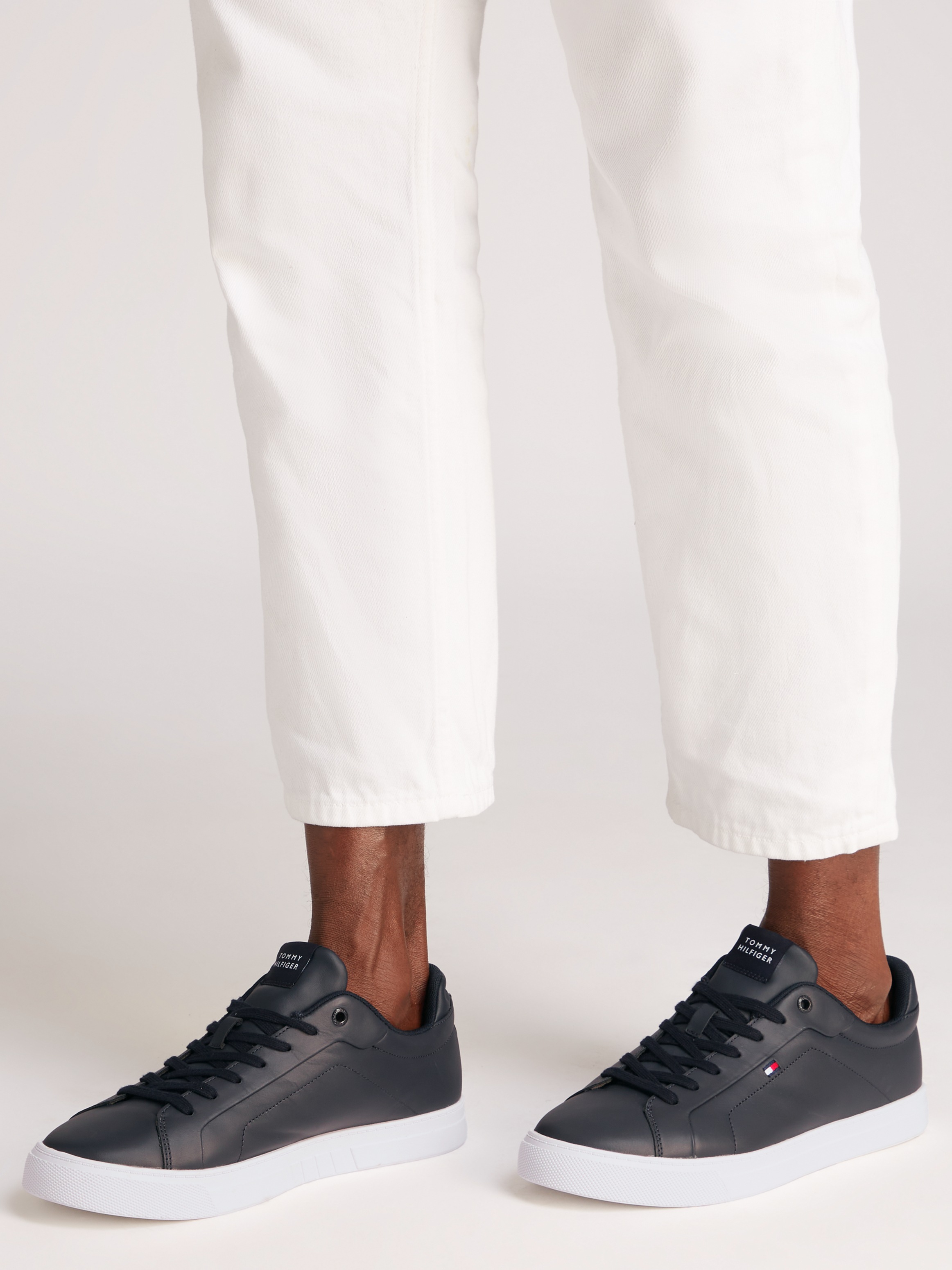 Tommy Hilfiger Sneaker "ICON COURT LTH FLAG ESS", Freizeitschuh, Halbschuh, günstig online kaufen