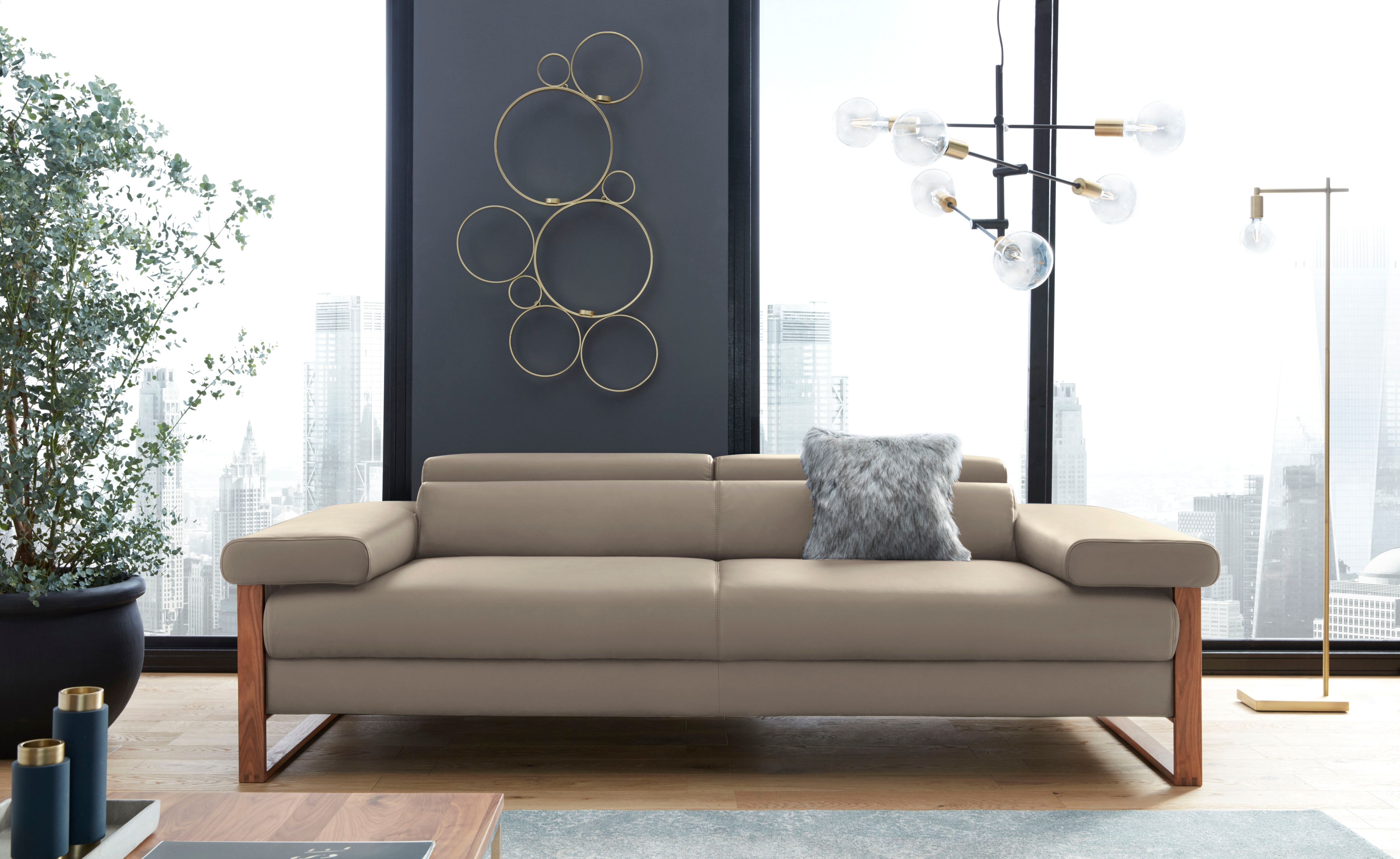 W.SCHILLIG 2,5-Sitzer "finn" German Design Award 2016, Fußgestell Nussbaum natur, Breite 230 cm