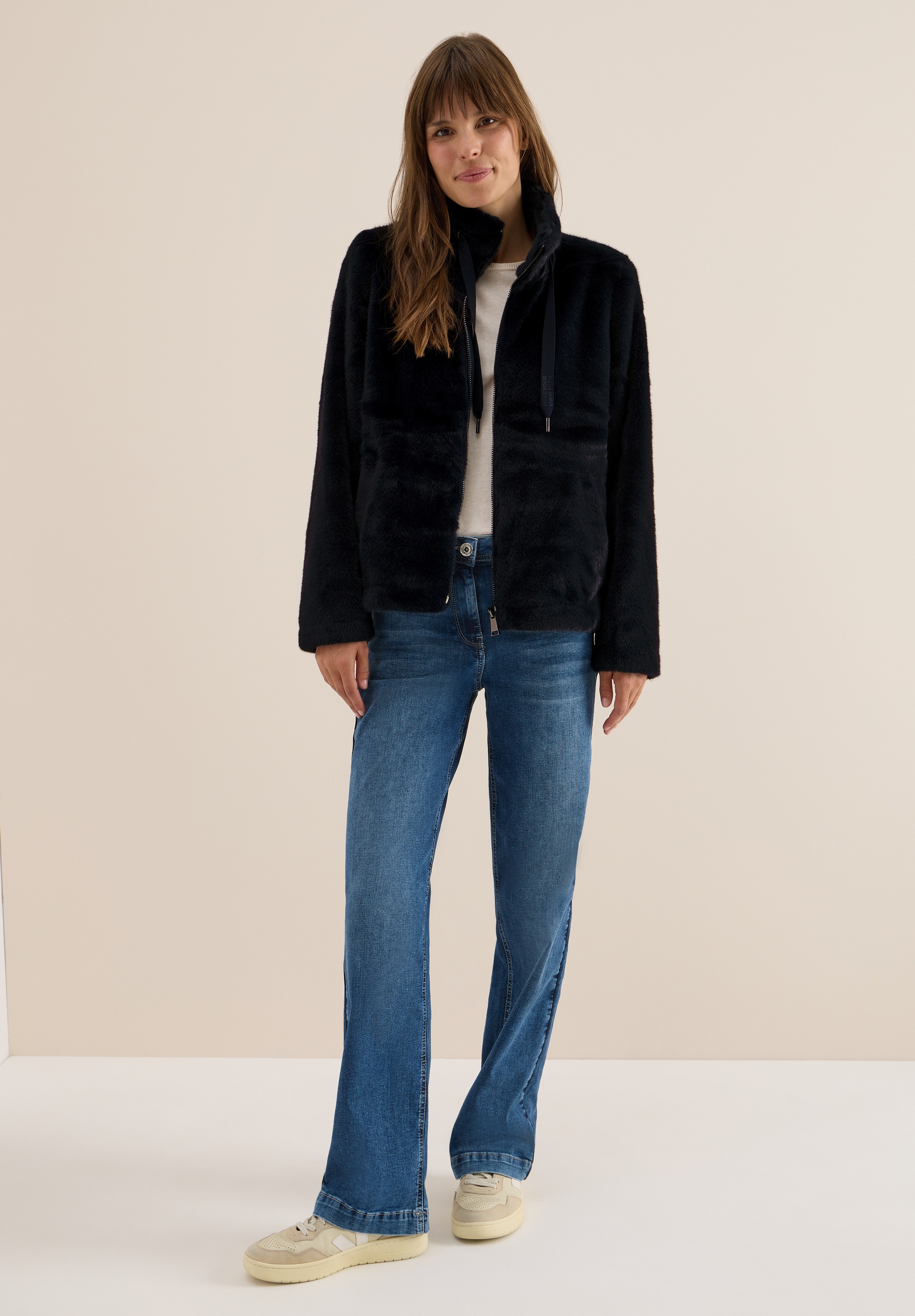 Thumbnail - Cecil Fellimitatjacke ohne Kapuze mit Stehkragen