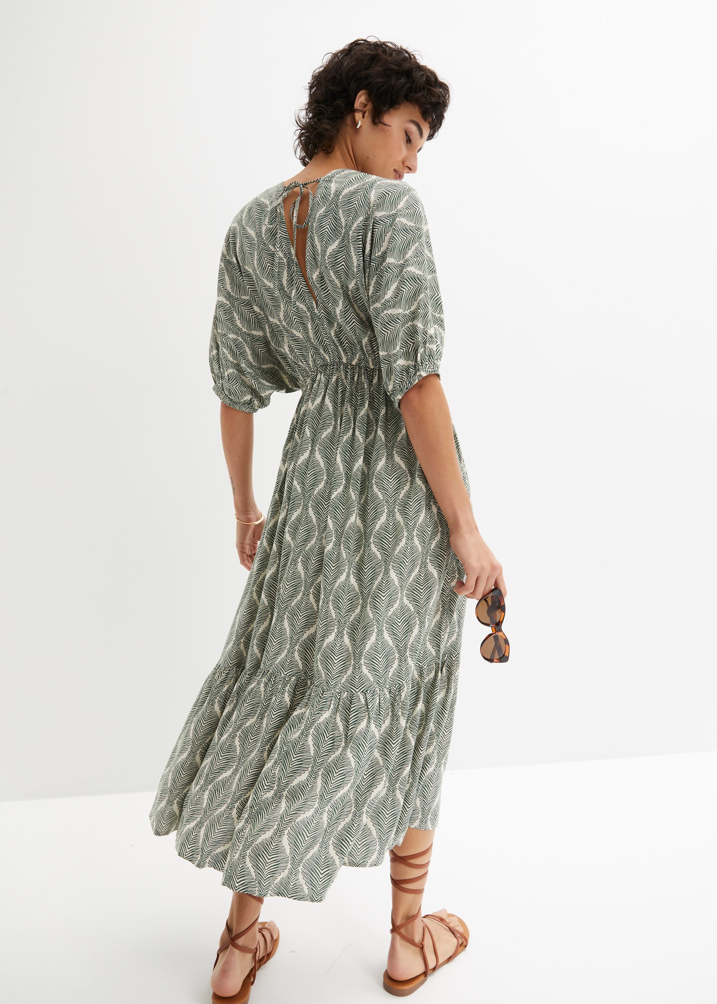 bonprix Midikleid "Midikleid aus fließender Viskose" aus Viskose, ausgestel günstig online kaufen