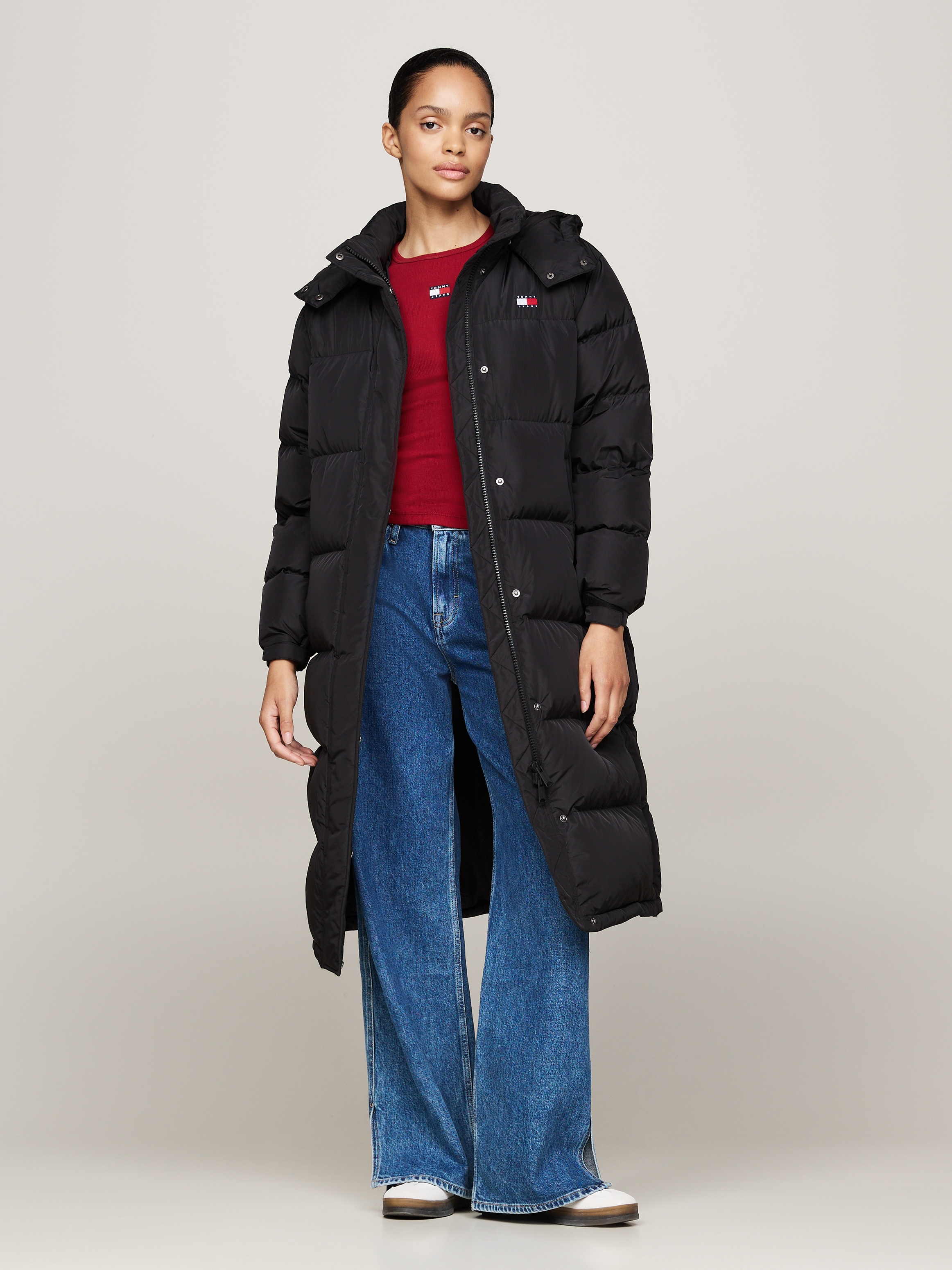 Tommy Jeans Steppmantel "TJW ALASKA LONG PUFFER EXT" mit seitlichen Schlitzen mit Druckknopfverschluss