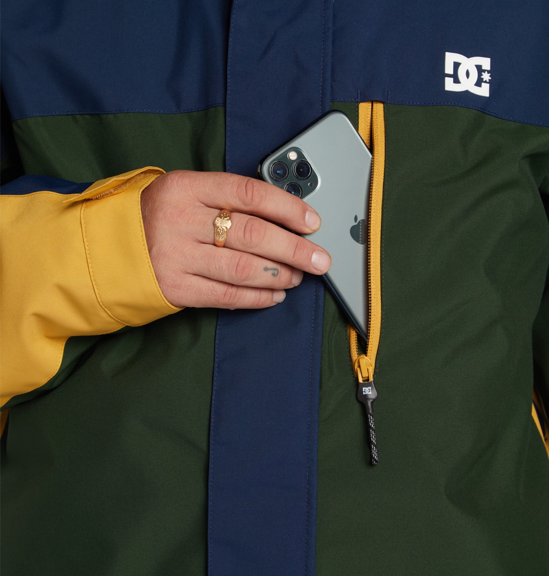 DC Shoes Snowboardjacke »Defiant«