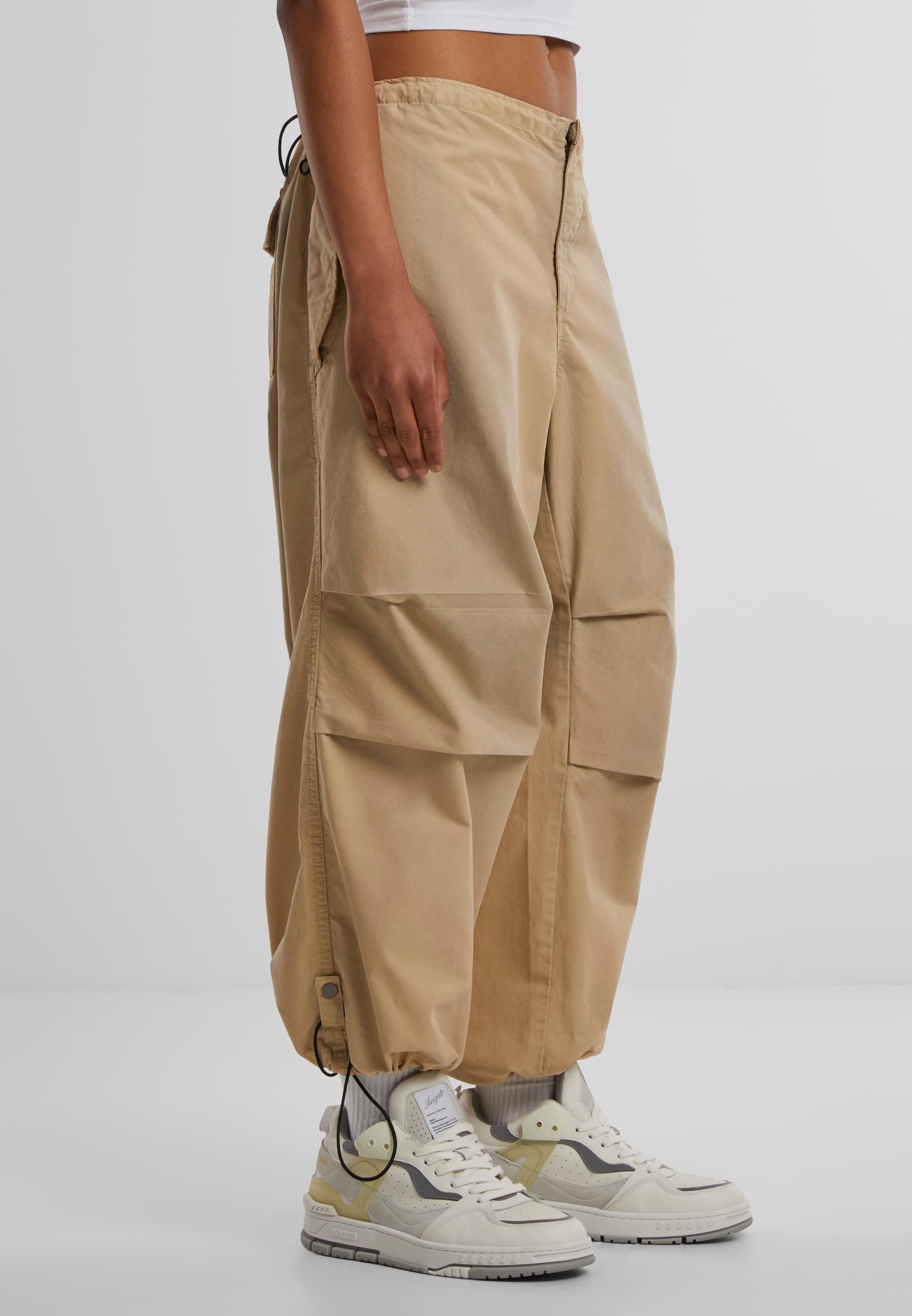 URBAN CLASSICS Stoffhose »Urban Classics Damen Ladies Cotton Parachute Pants«, (1 tlg.)