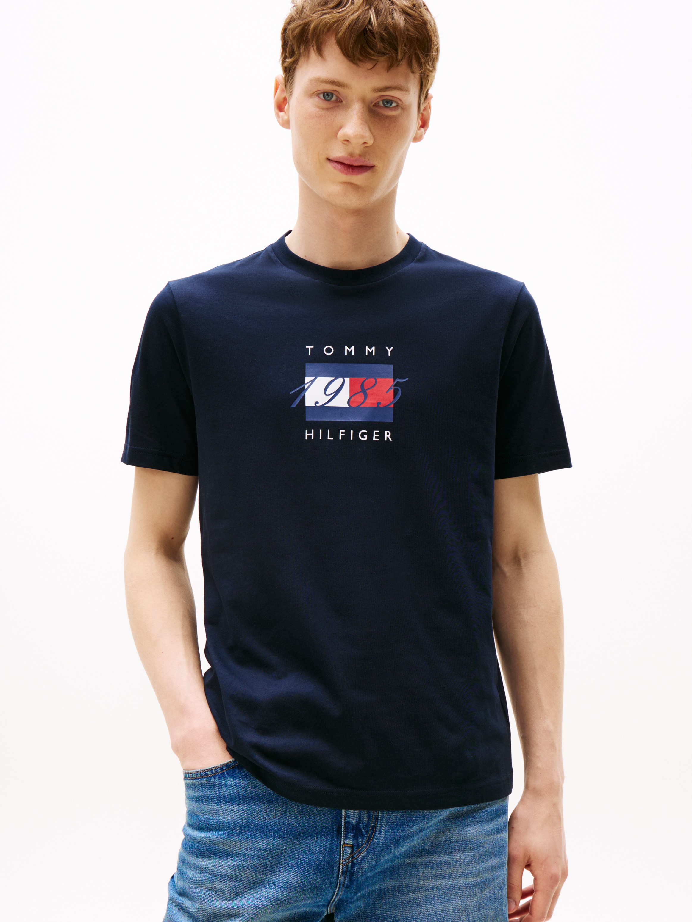 Tommy Hilfiger T-Shirt "LINEAR FLAG GRAPHIC", Rundhals, regular fit, Jersey günstig online kaufen