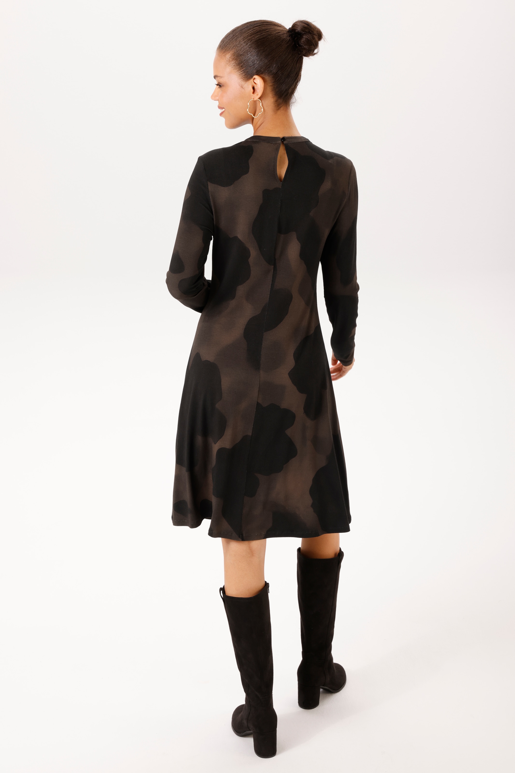 Aniston CASUAL Jerseykleid mit großflächigen, grafischen Druck im Batik-Look - NEUE KOLLEKTION