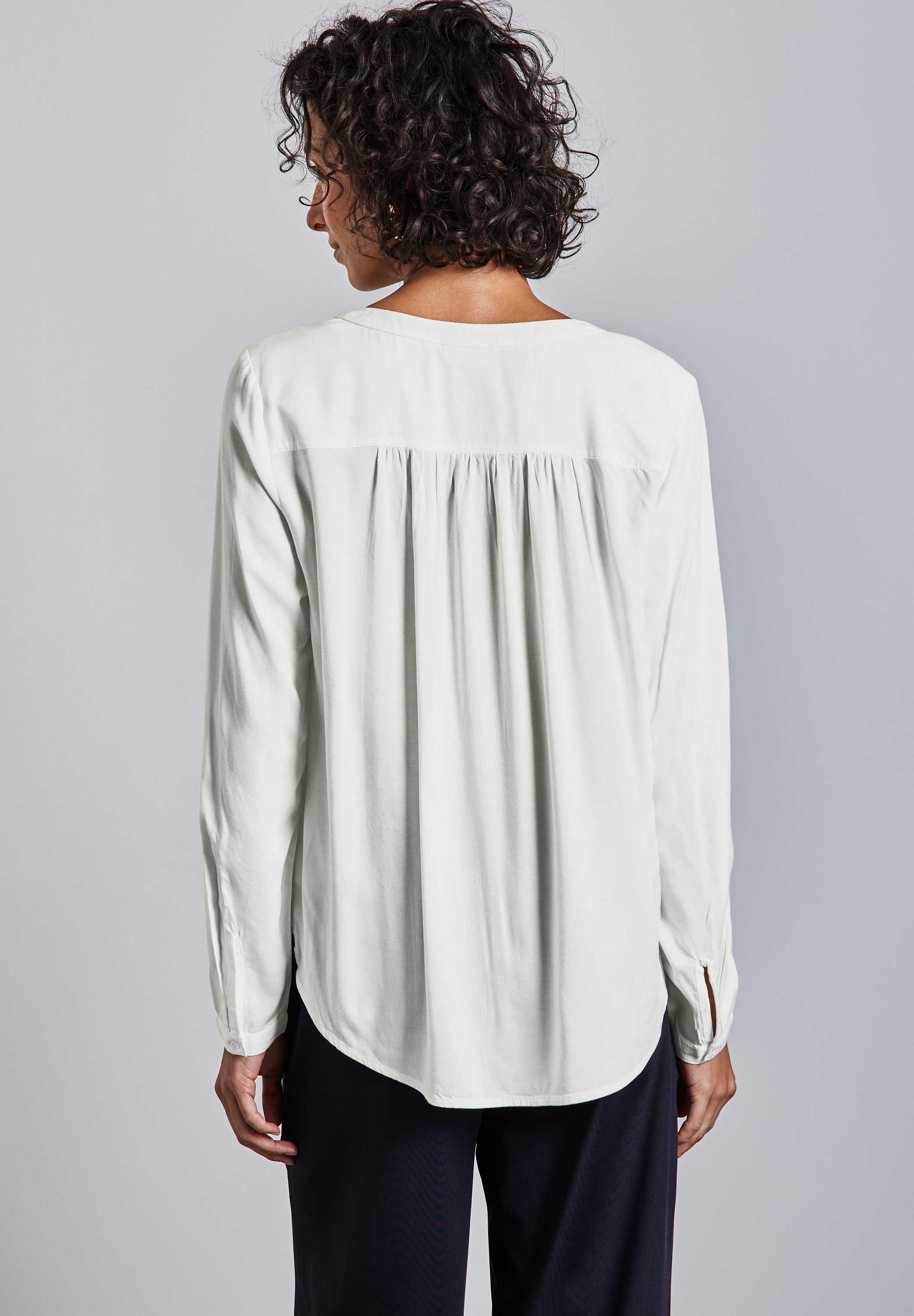 STREET ONE Langarmbluse mit geschlitztem Rundhalsausschnitt