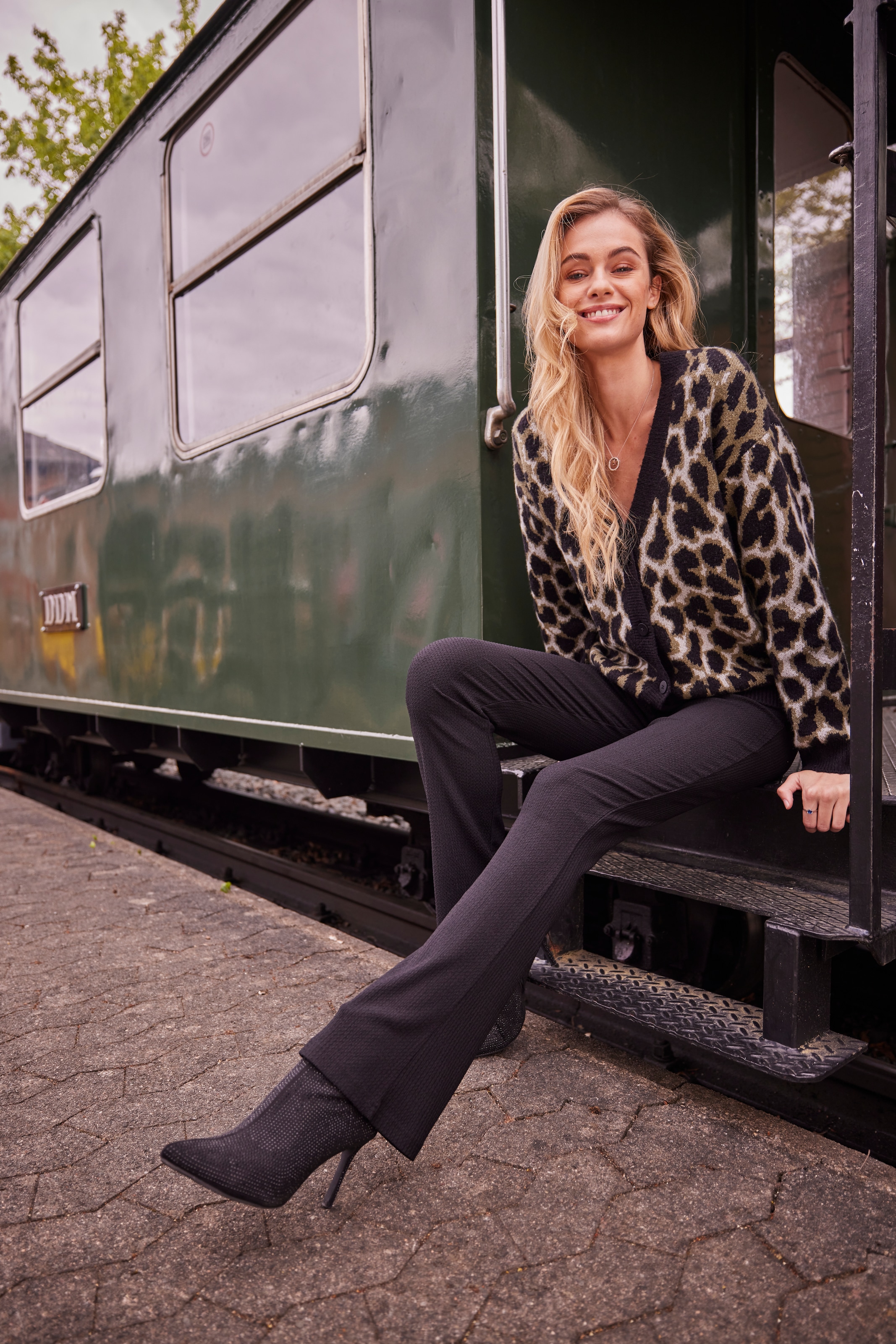 Aniston CASUAL Schlaghose, aus weichem, strukturierten Jersey - NEUE KOLLEKTION