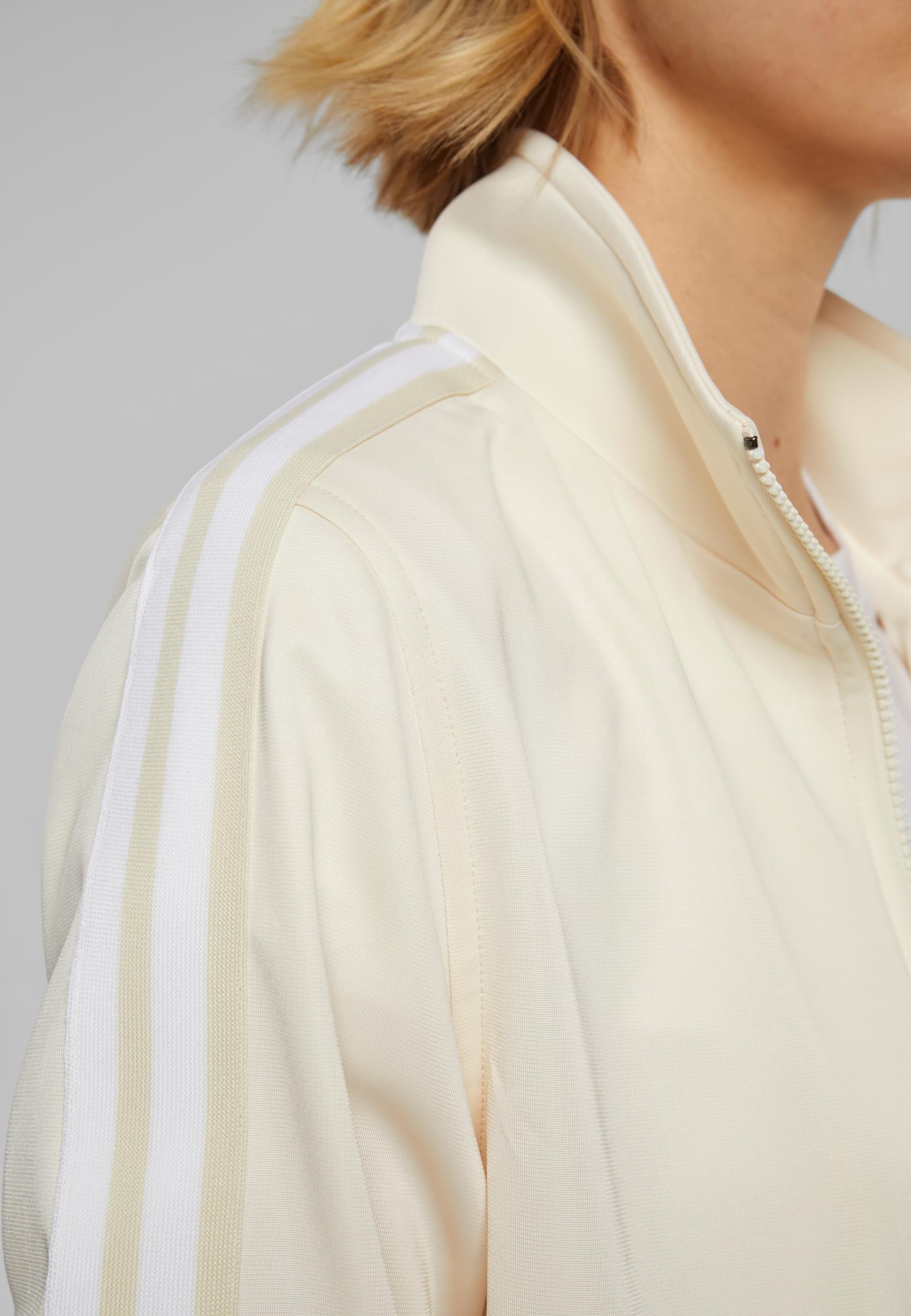 URBAN CLASSICS Trainingsjacke »Urban Classics Damen Ladies Retro Track Jacket«, (1 St.), ohne Kapuze