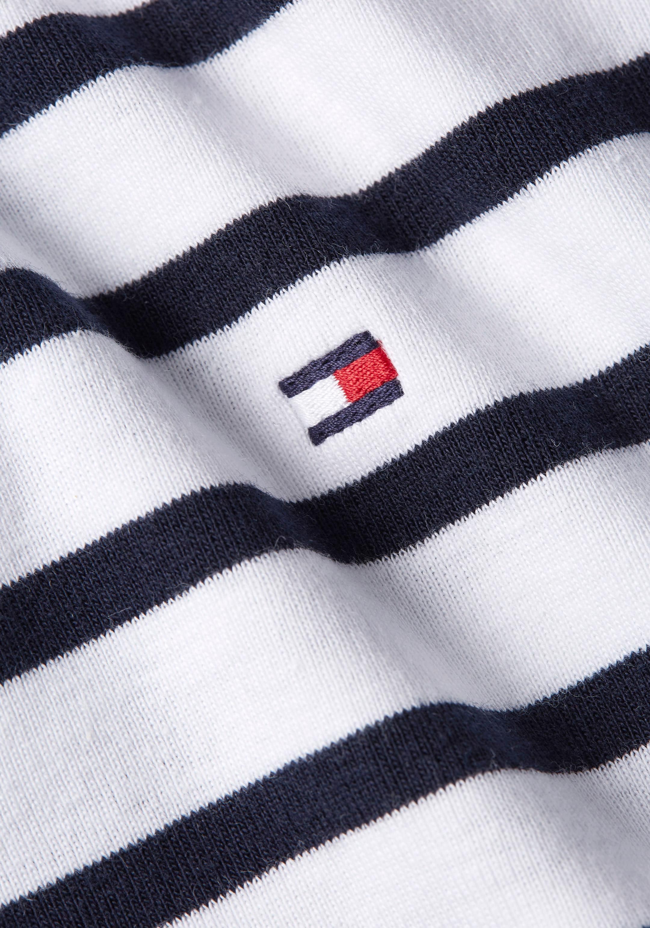 Tommy Hilfiger T-Shirt »SLIM CODY RIB V-NECK SS«, mit dezenter Logostickerei  online bestellen | BAUR