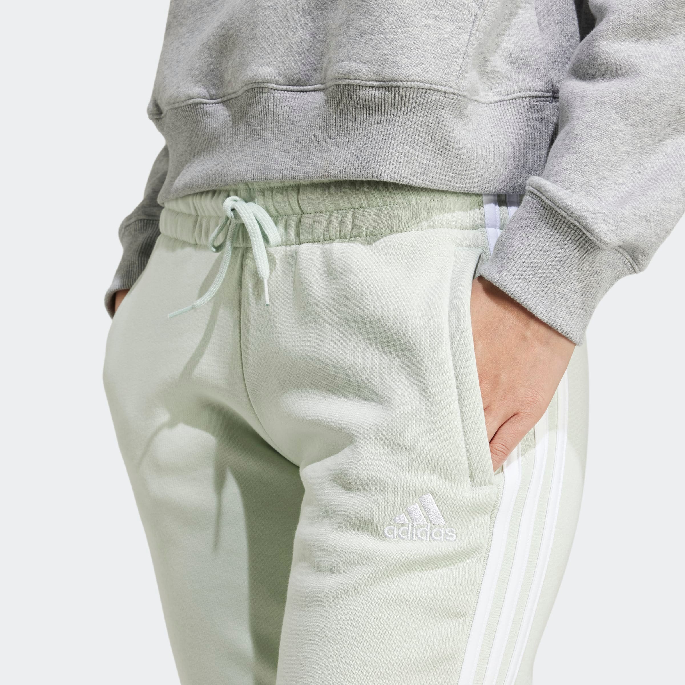 adidas Sportswear Sporthose »ESSENTIALS 3STREIFEN«, (1 tlg.)