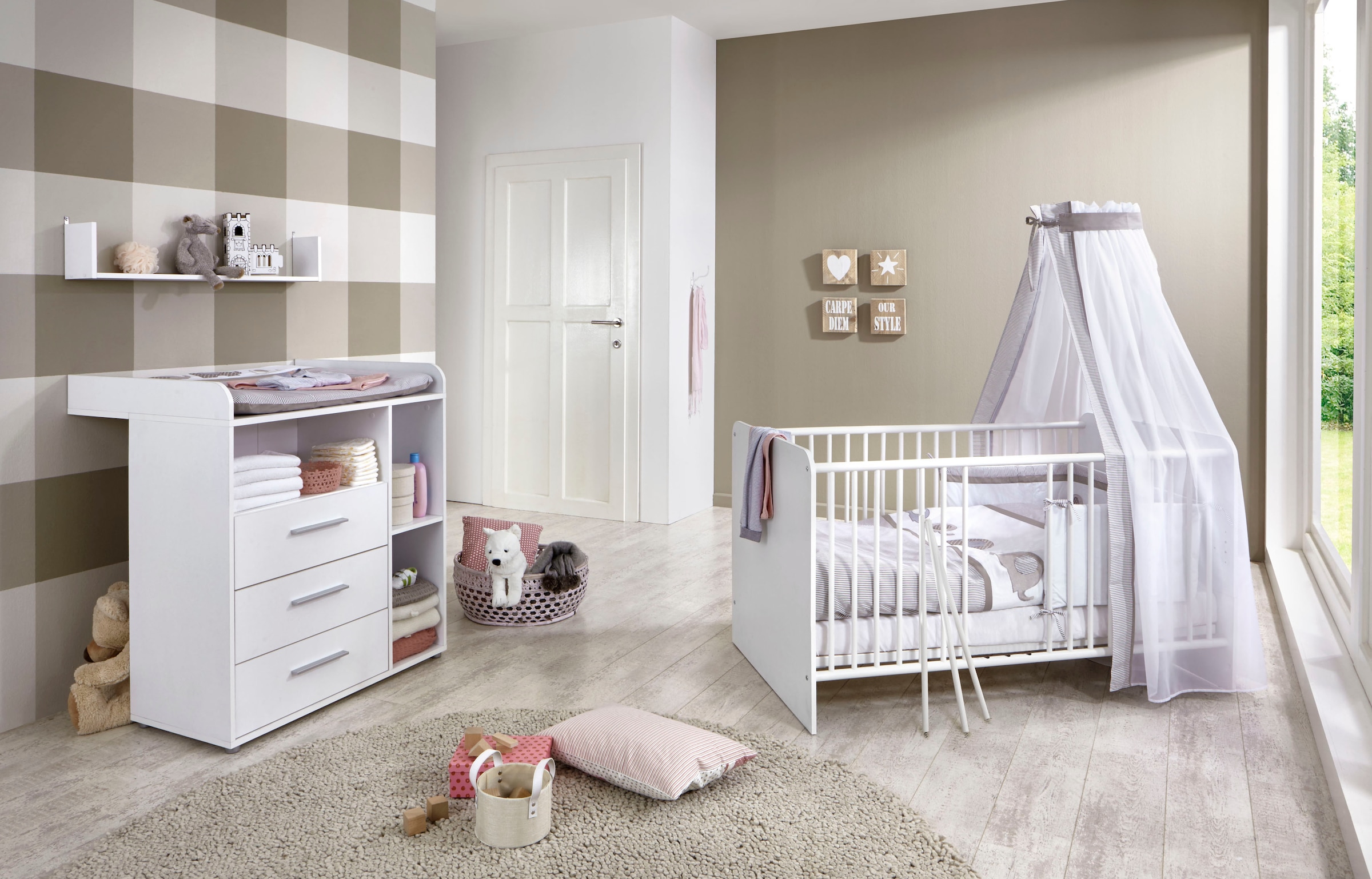 Babymöbel-Set »Luis«, (Set, 3 tlg., Bett + Wickelkommode + Wandboard), Bett +...