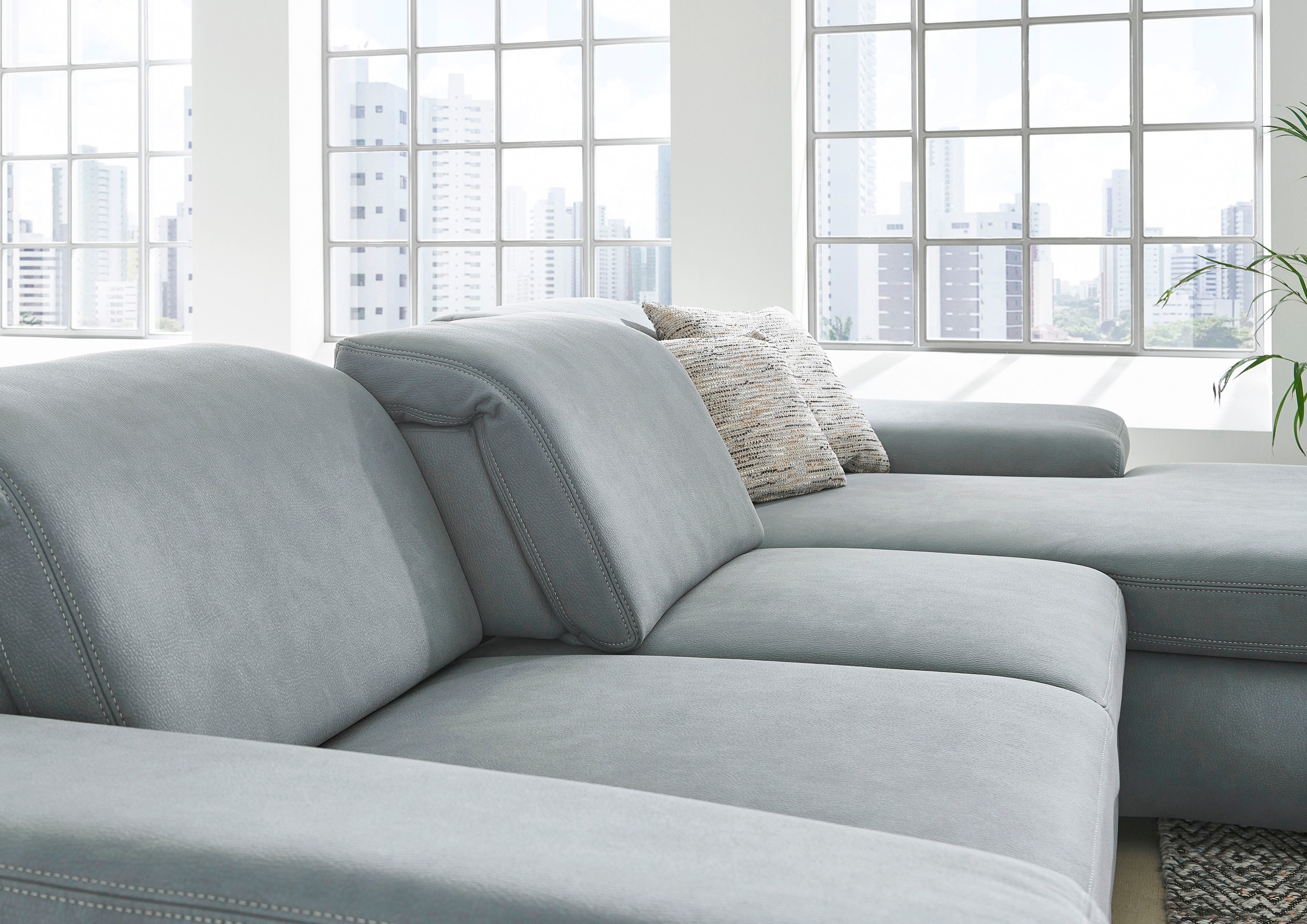 Die PlanBar Ecksofa »MP-IN17041 L-Form«, mit Sitztiefenverstellung, optional Kopfteilverstellung & Bettfunktion