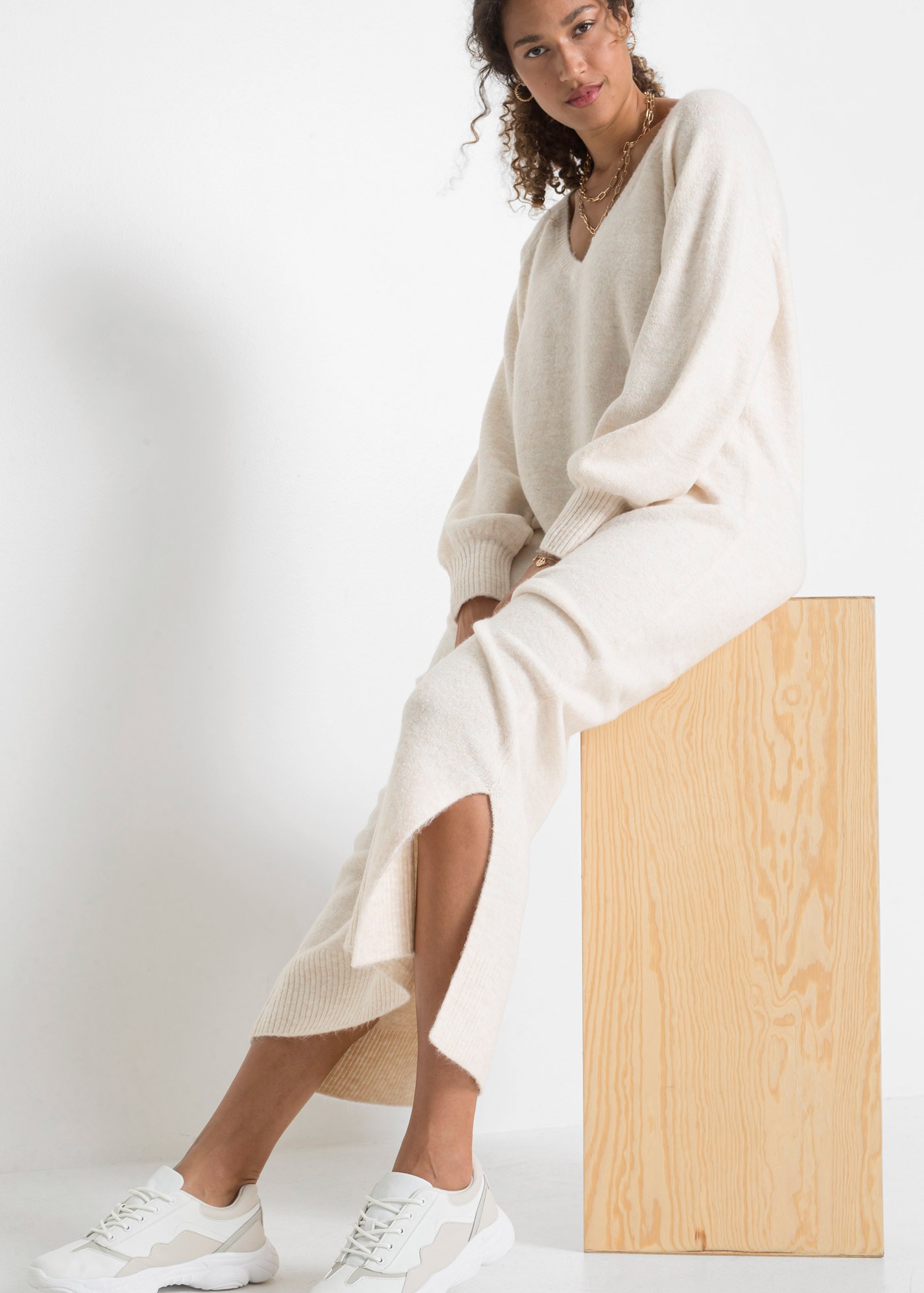 bonprix Strickkleid »Oversized Strickkleid in Midilänge« aus Polyacryl, Polyester und Elasthan, lässig geschnitten, Midilänge