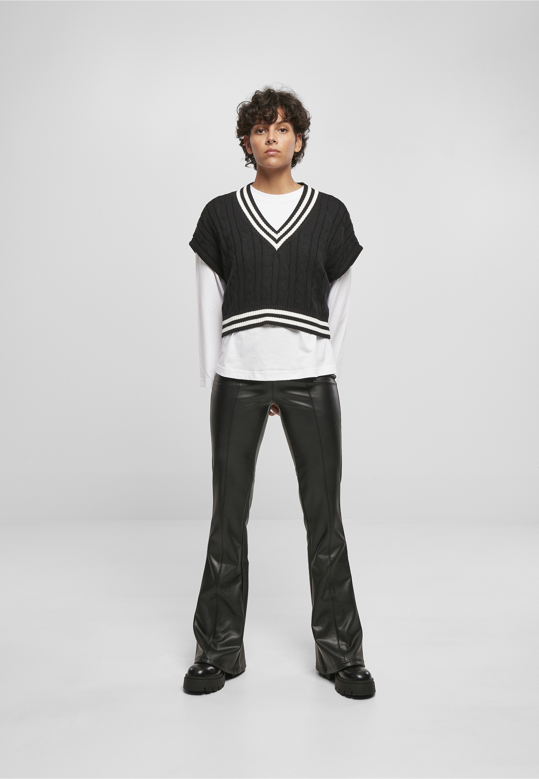URBAN CLASSICS Sweatshirt »Urban Classics Damen Ladies Cropped Knit College Slipover«, 1 Stk.
