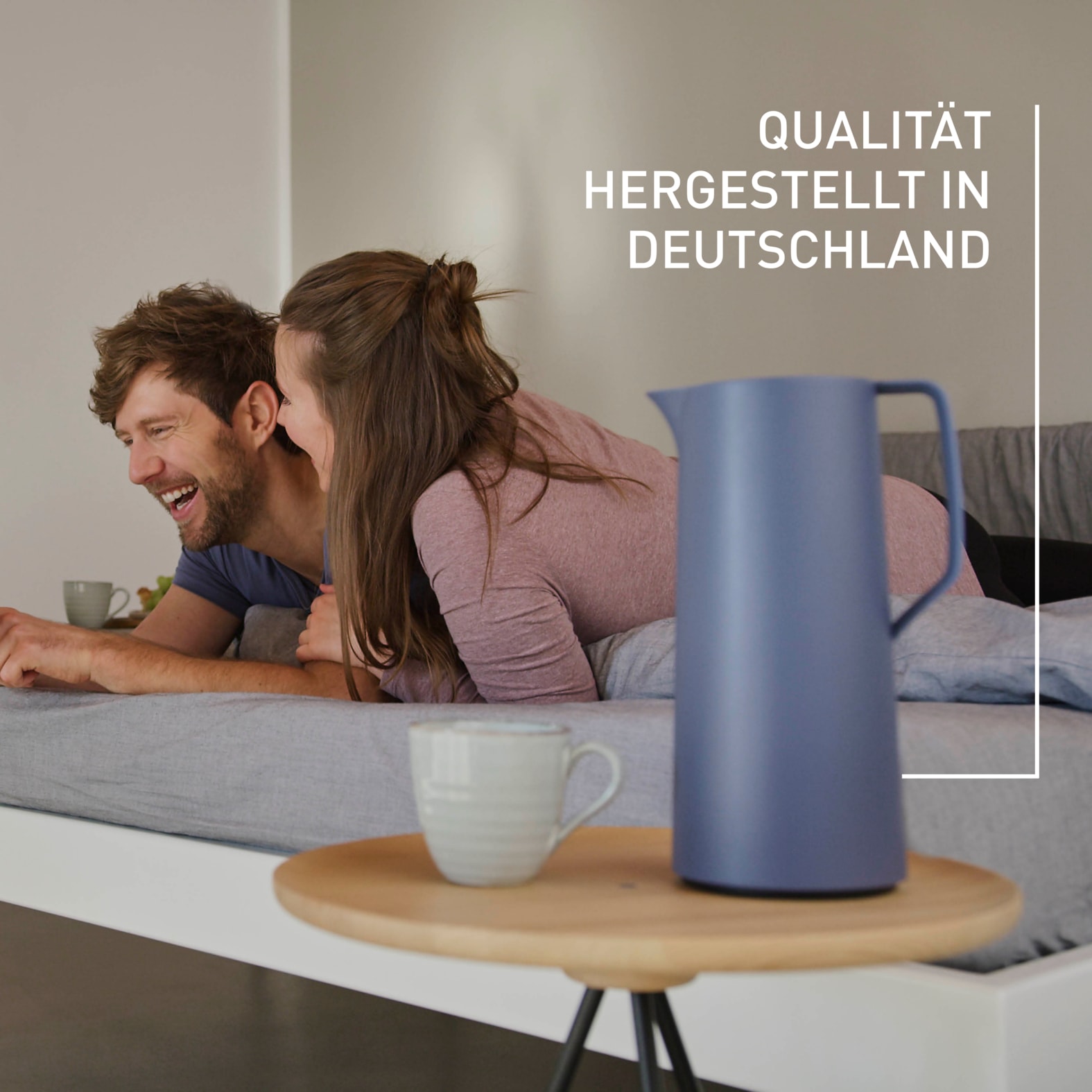 Emsa Isolierkanne »Motiva in modernem Design, 100% auslaufsicher, Made in Germany« 1 l doppelwandiger Glasisolierkolben, bis zu 12h warm/24h kalt, 1 tlg. Quick-Press-Deckel, Einhandbedienung, ergonomischer Schraubdeckel