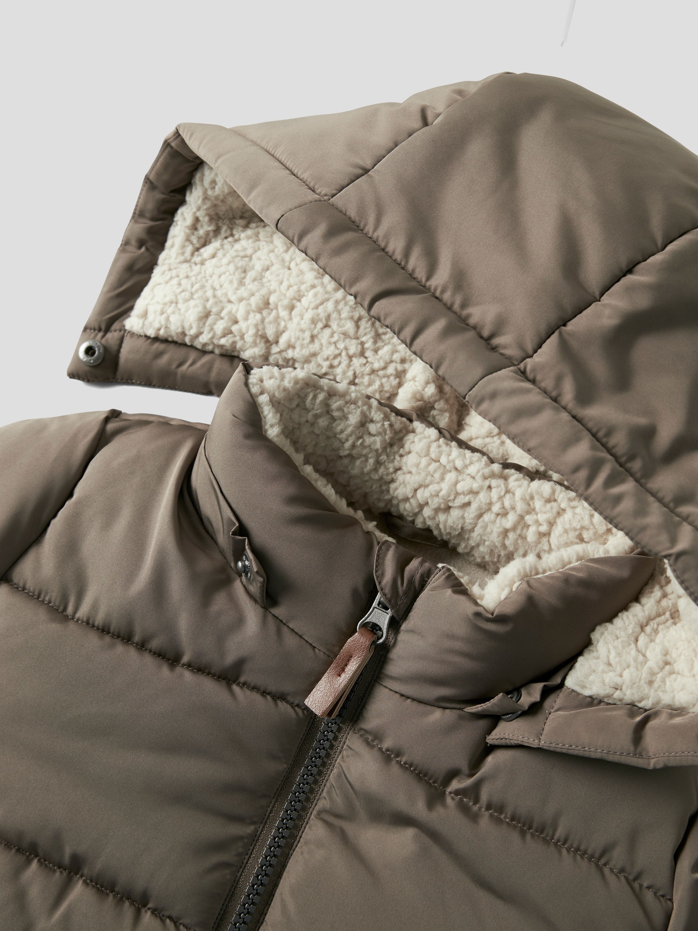 Name It Steppjacke »NMMMATHEW JACKET2« mit Kapuze Kunstfaser, regular fit