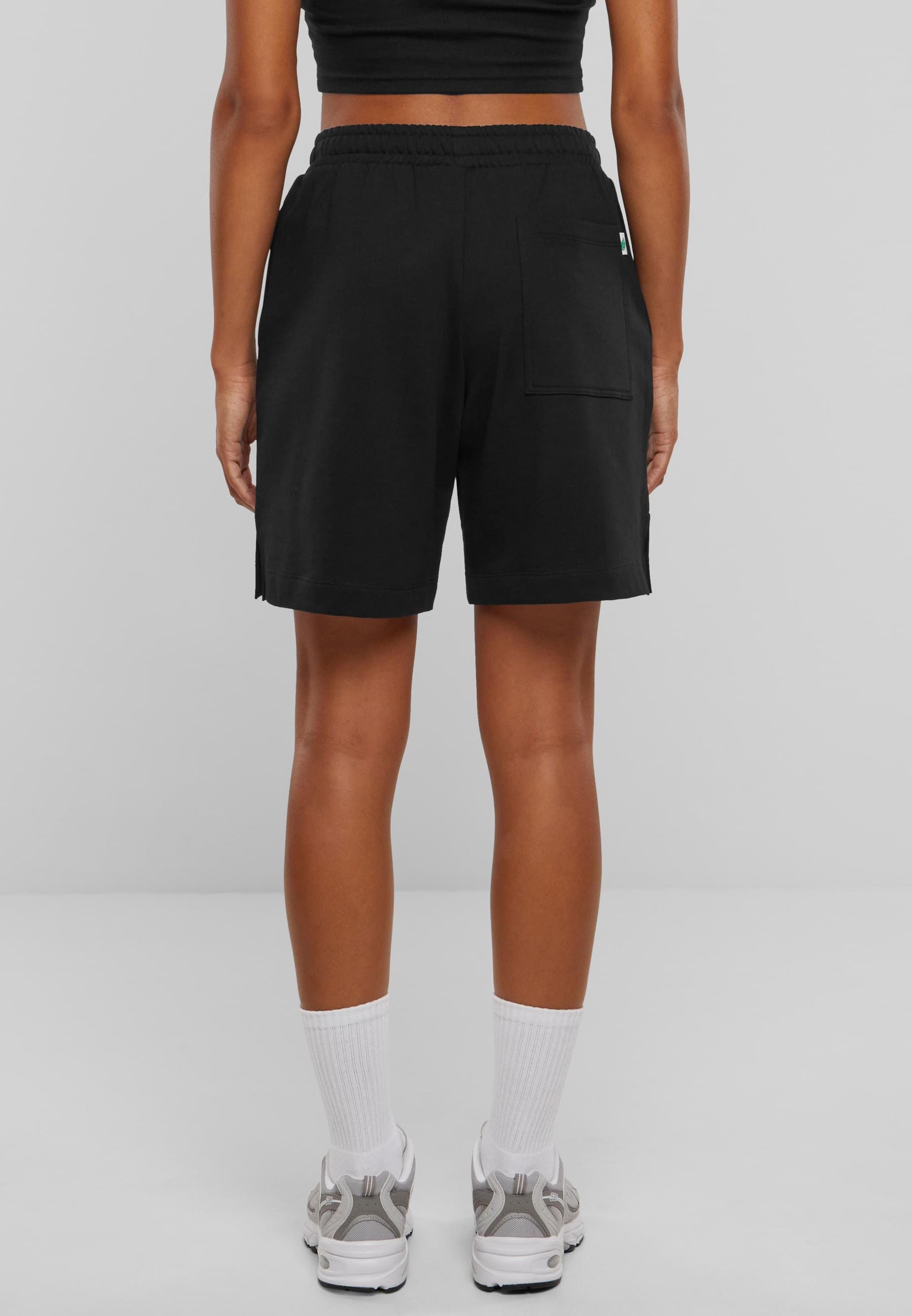URBAN CLASSICS Sweatshorts »Urban Classics Damen Ladies Organic Terry Bermuda Pants«, (1 tlg.)