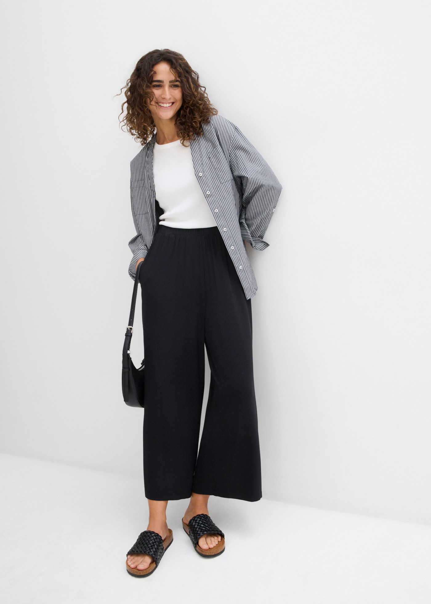 bonprix Culotte  lockere Passform, aus Viskose und Elasthan, 7/8-Länge