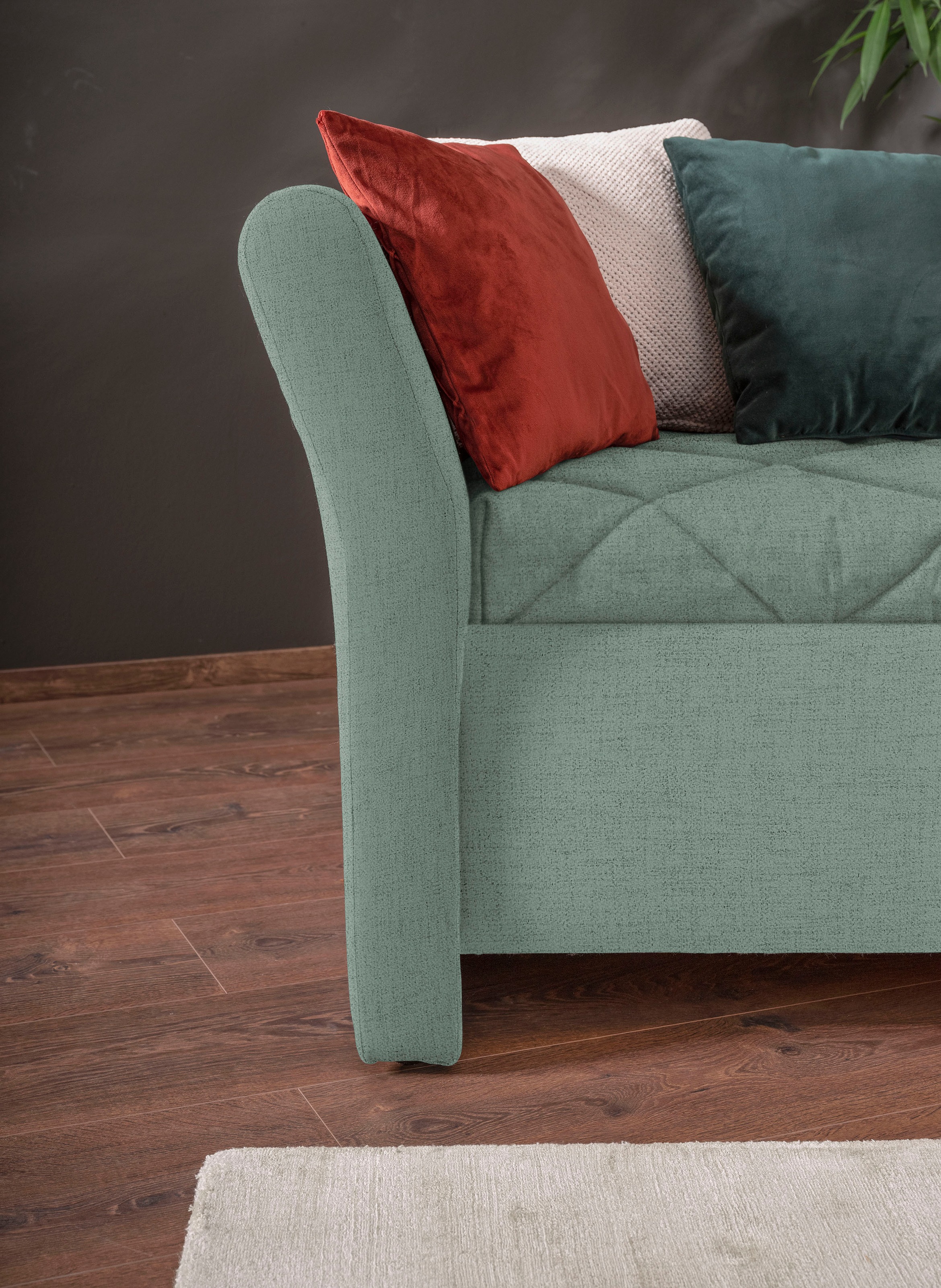 alina Schlafsofa »Lindsay«, Bettkasten, Zierkissen-Set aus: 2 Stk. 40x40cm, 1 Stk. 30x30cm
